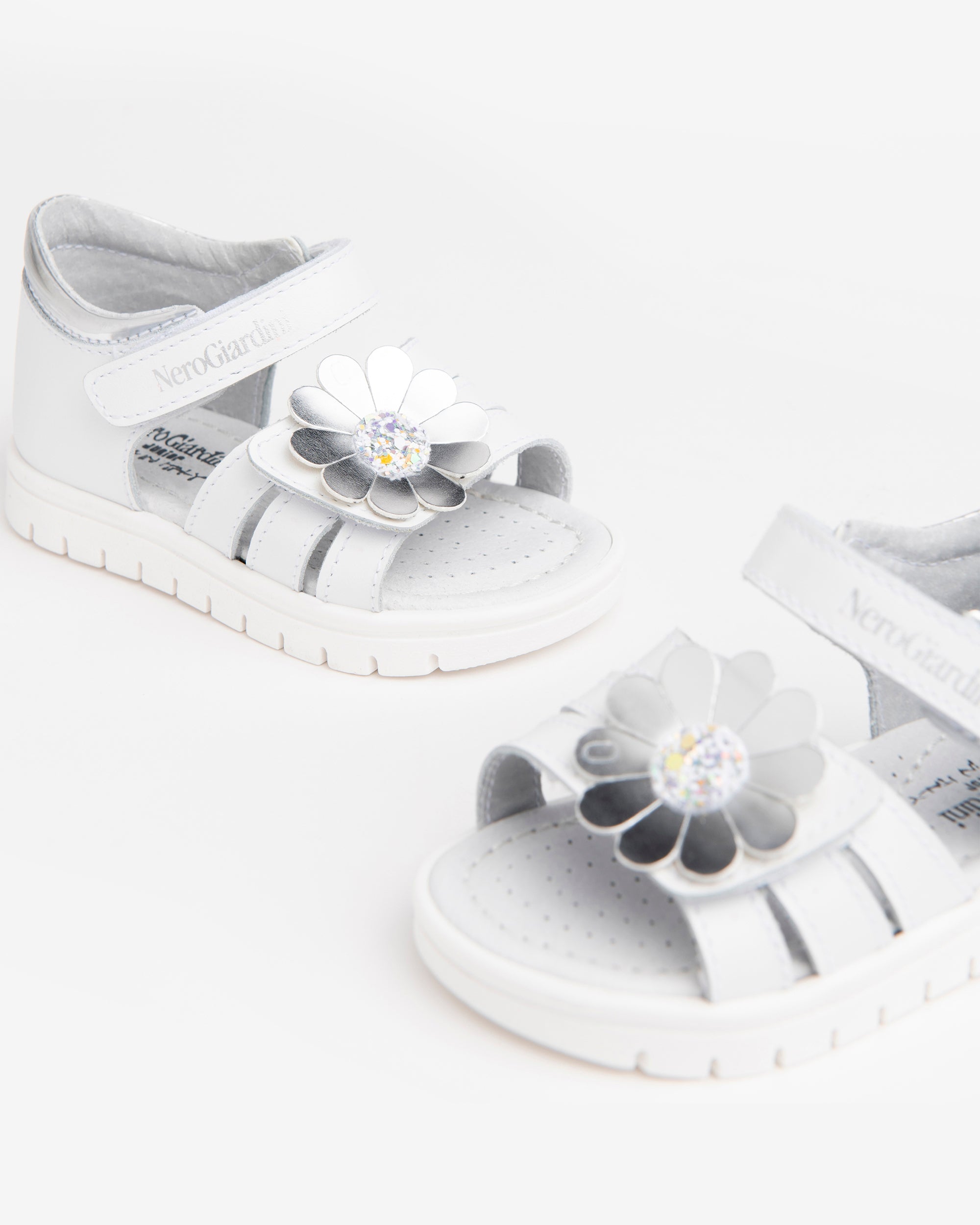 Nero Giardini Sandals sandales bébé cuir pointure 21