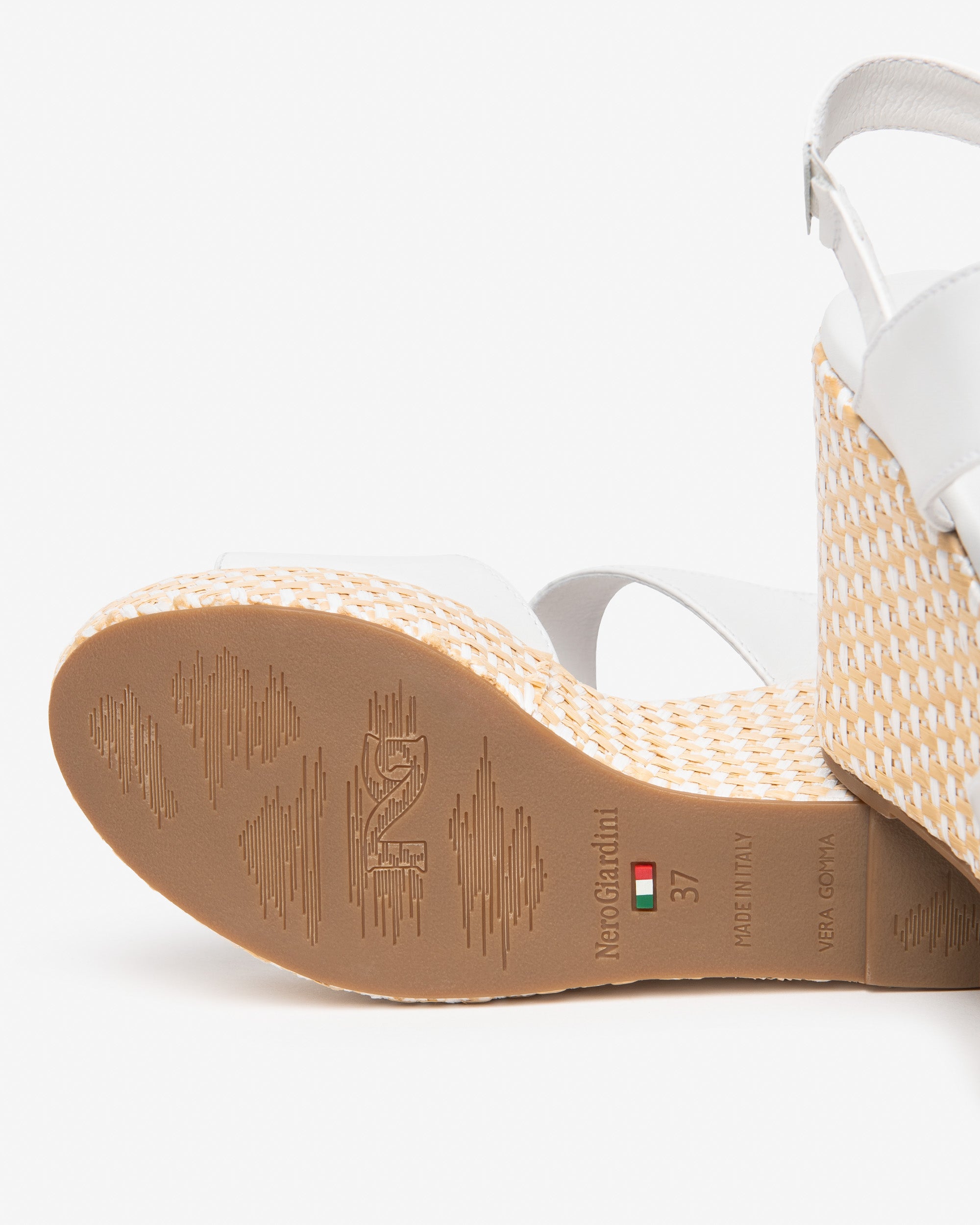 Nero Giardini Sandals sandales femme cuir pointure 39 été