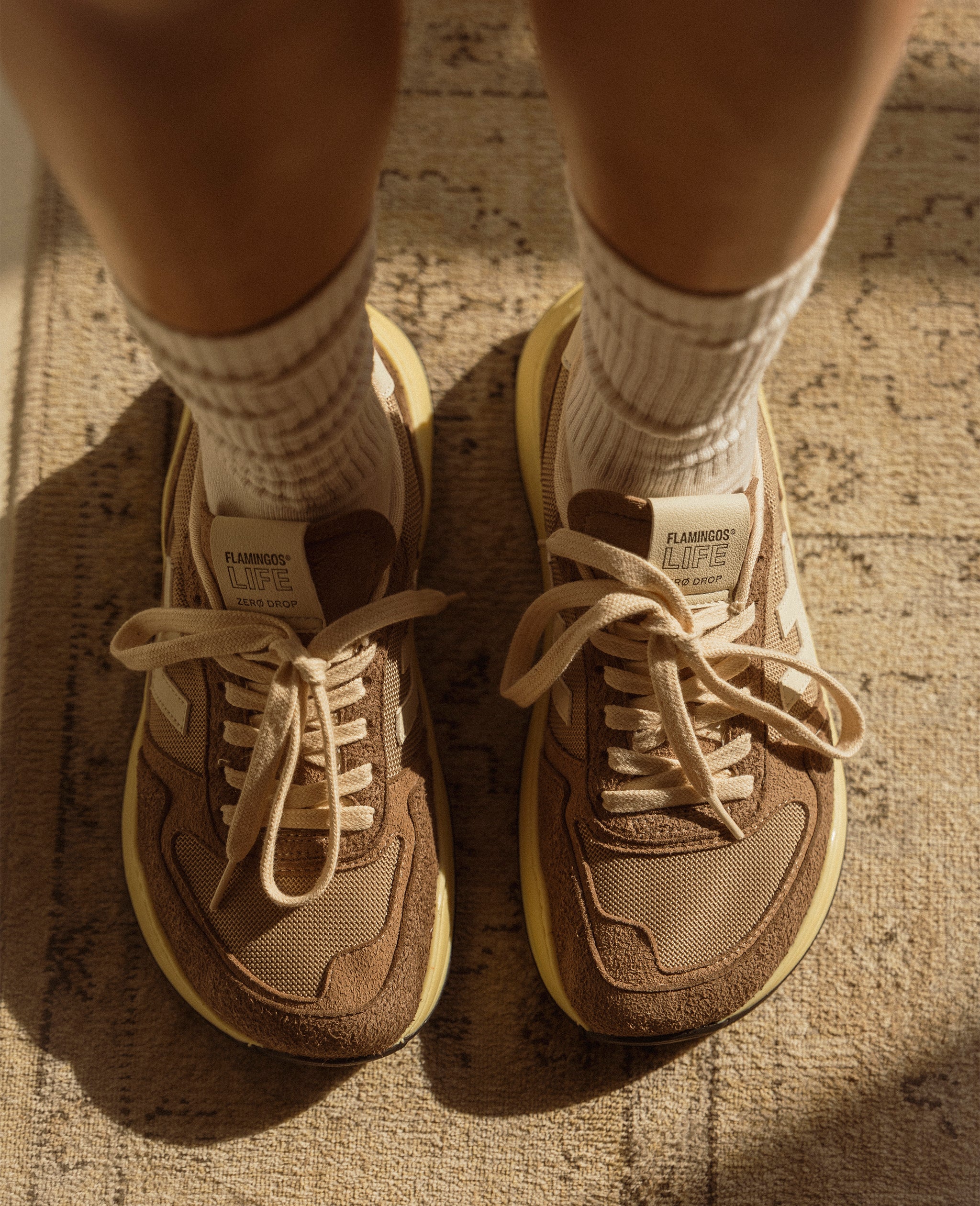 Flamingos Life Zero Drop Taupe Vanilla sneakers barefoot beige