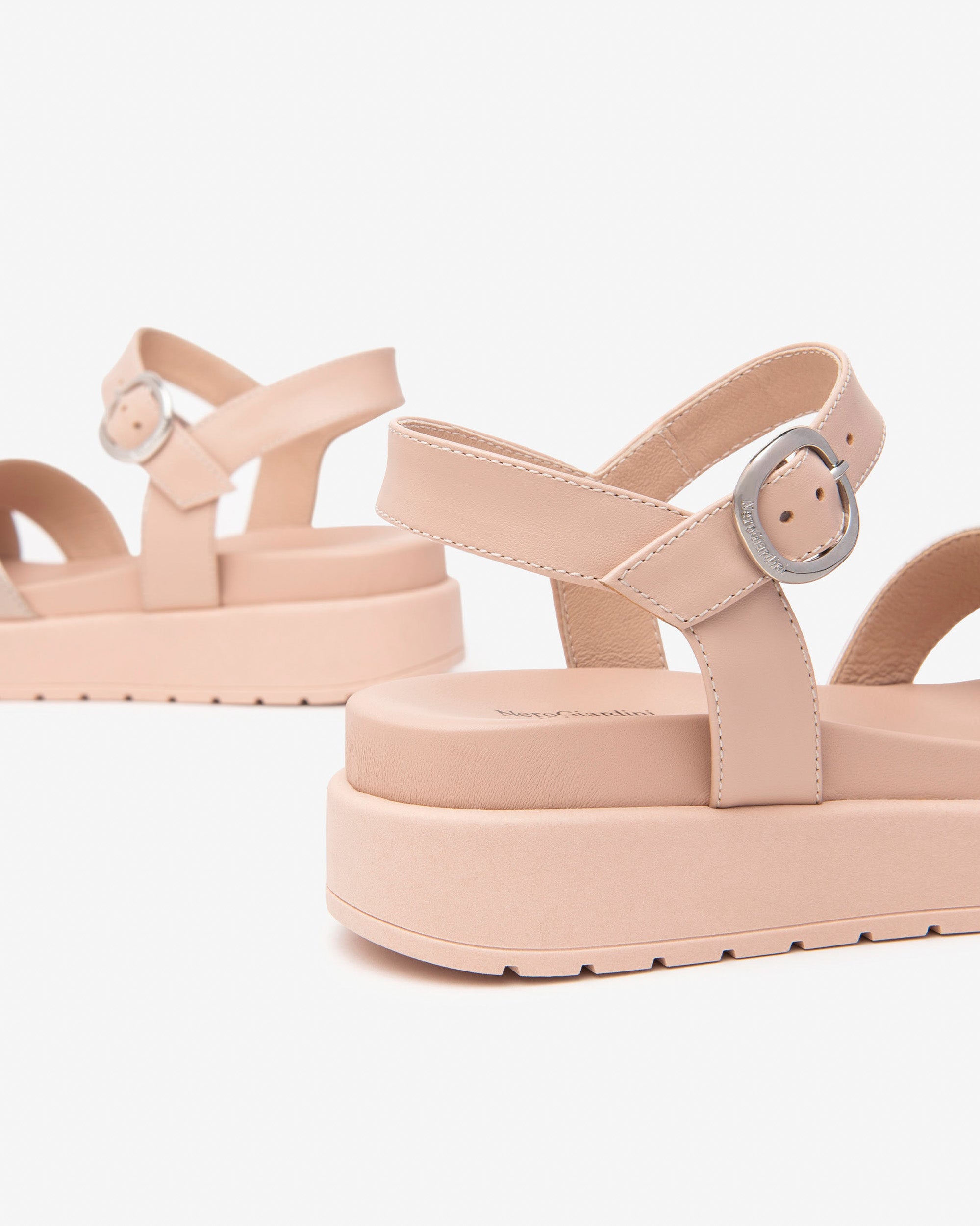 Nero Giardini Sandals sandales cuir femme