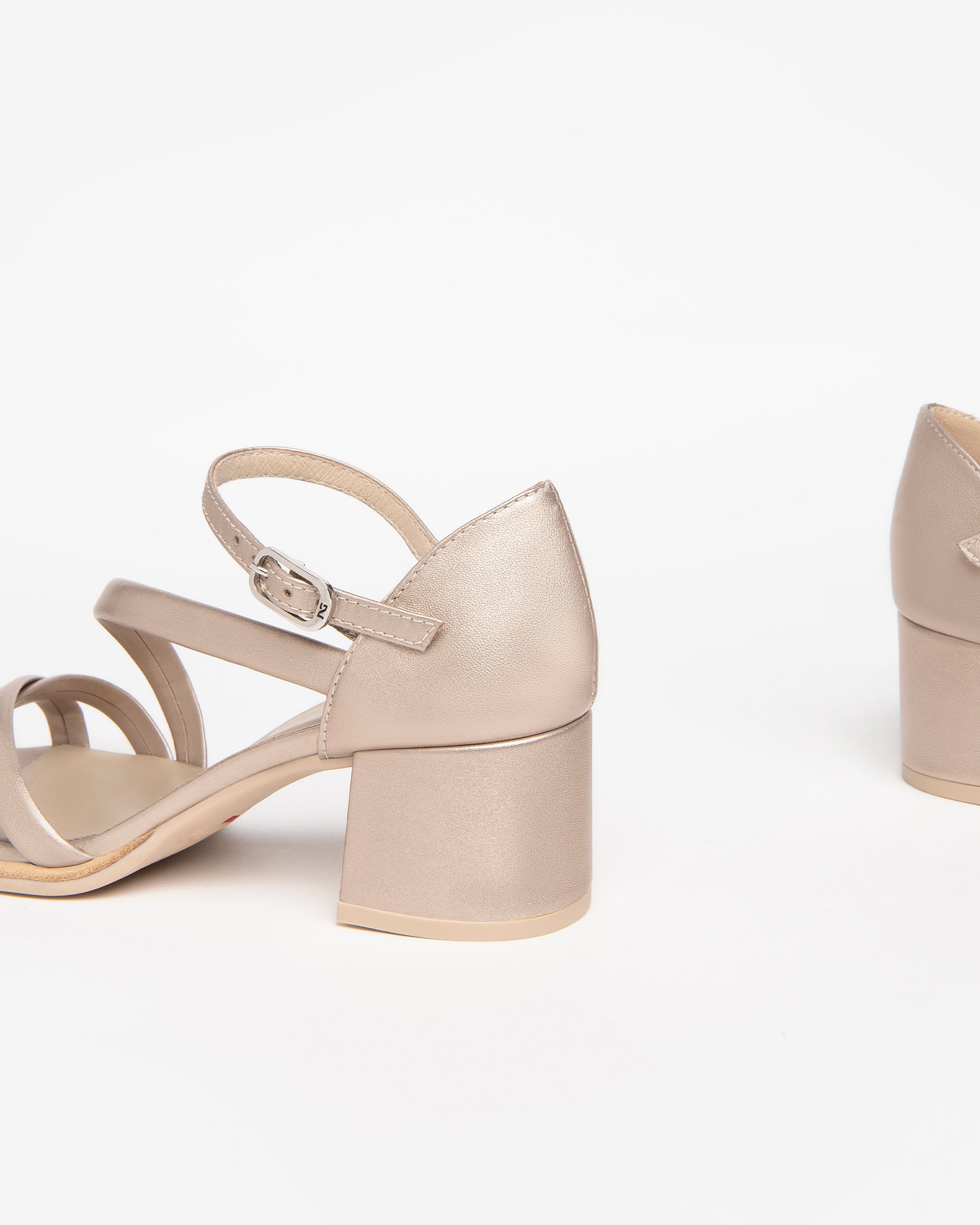 Nero Giardini Sandals Sandales Cuir Femme Minimaliste