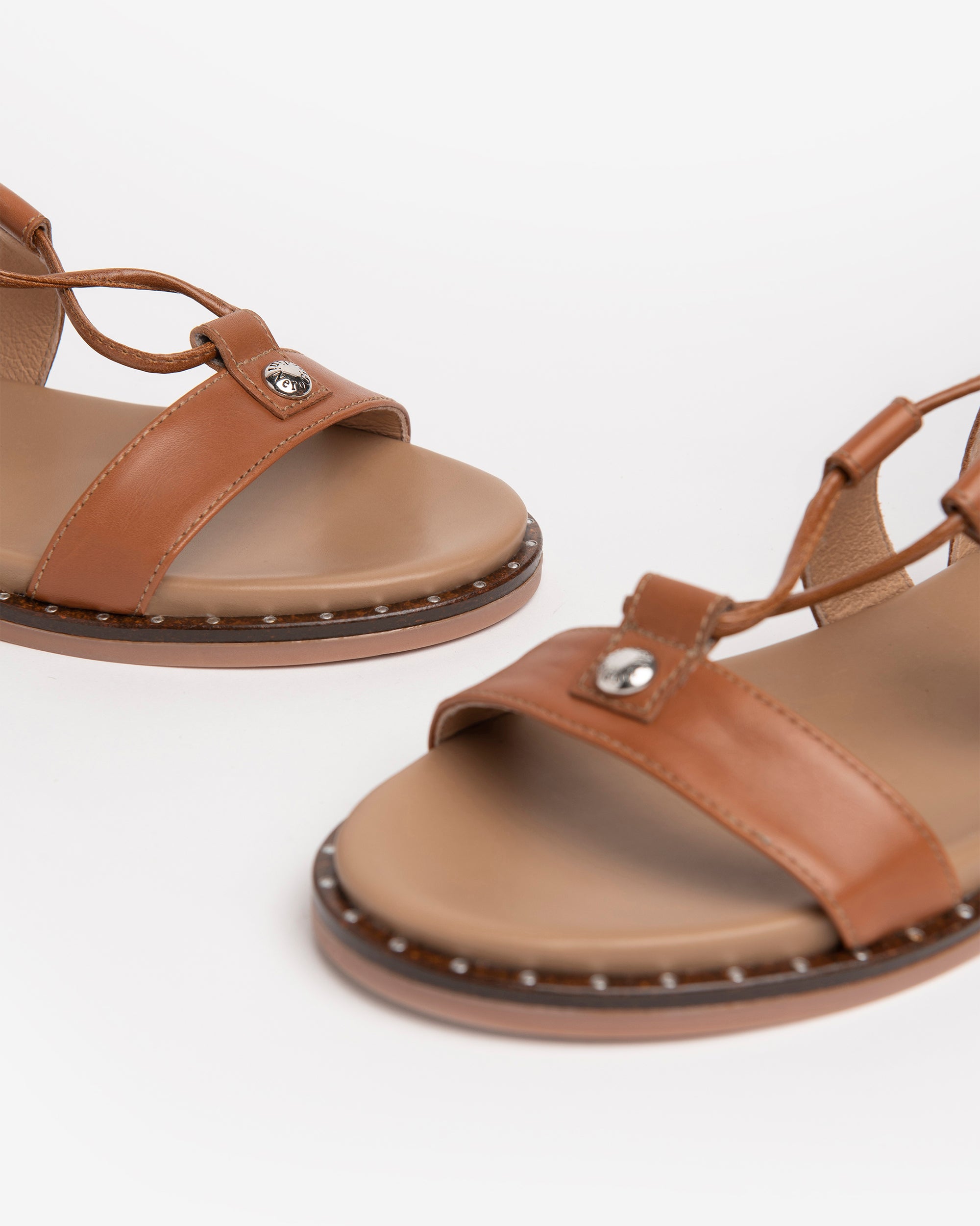 Nero Giardini Sandals sandales cuir femme plates