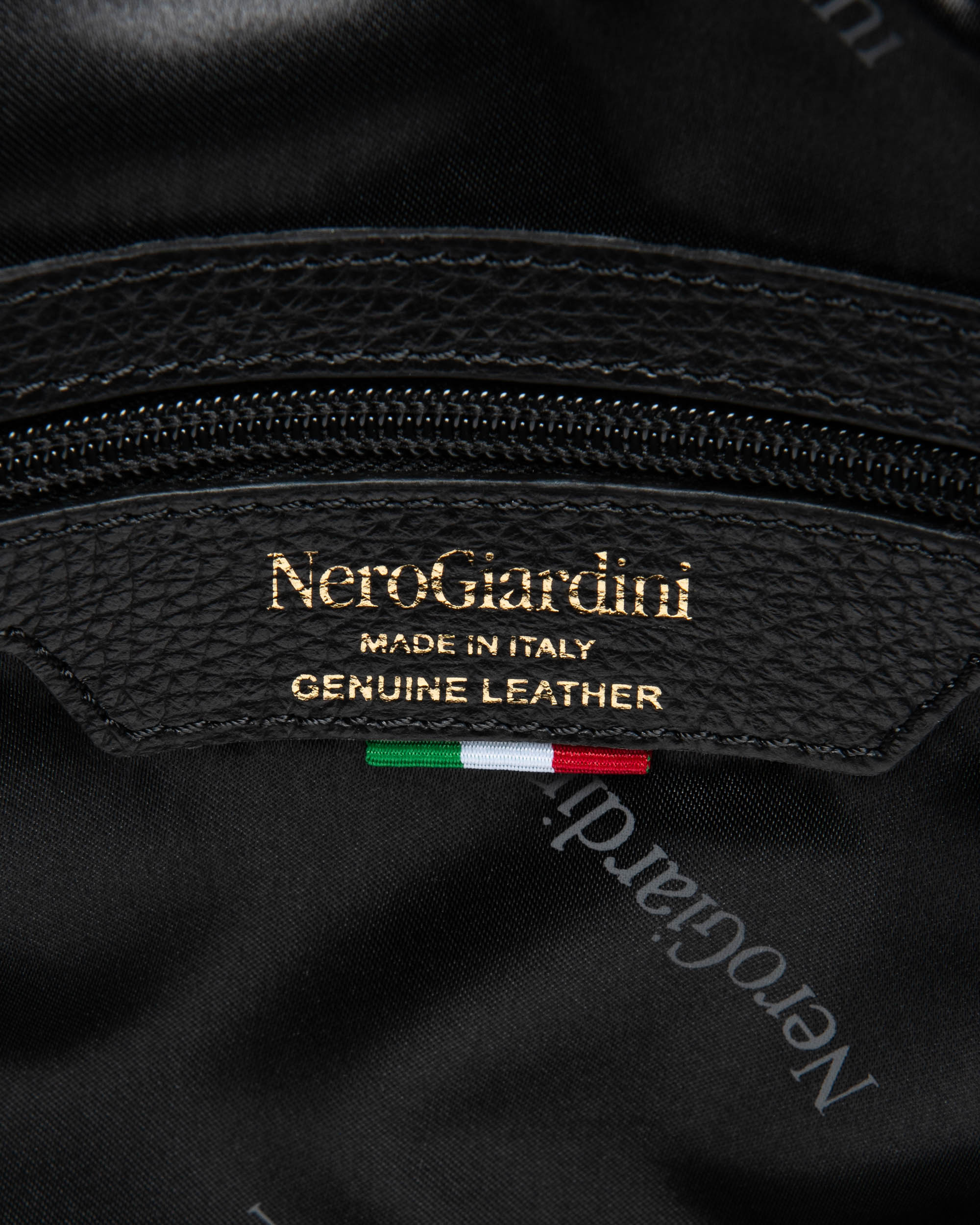 Nero Giardini Bags sac bowling cuir femme boucles dorées