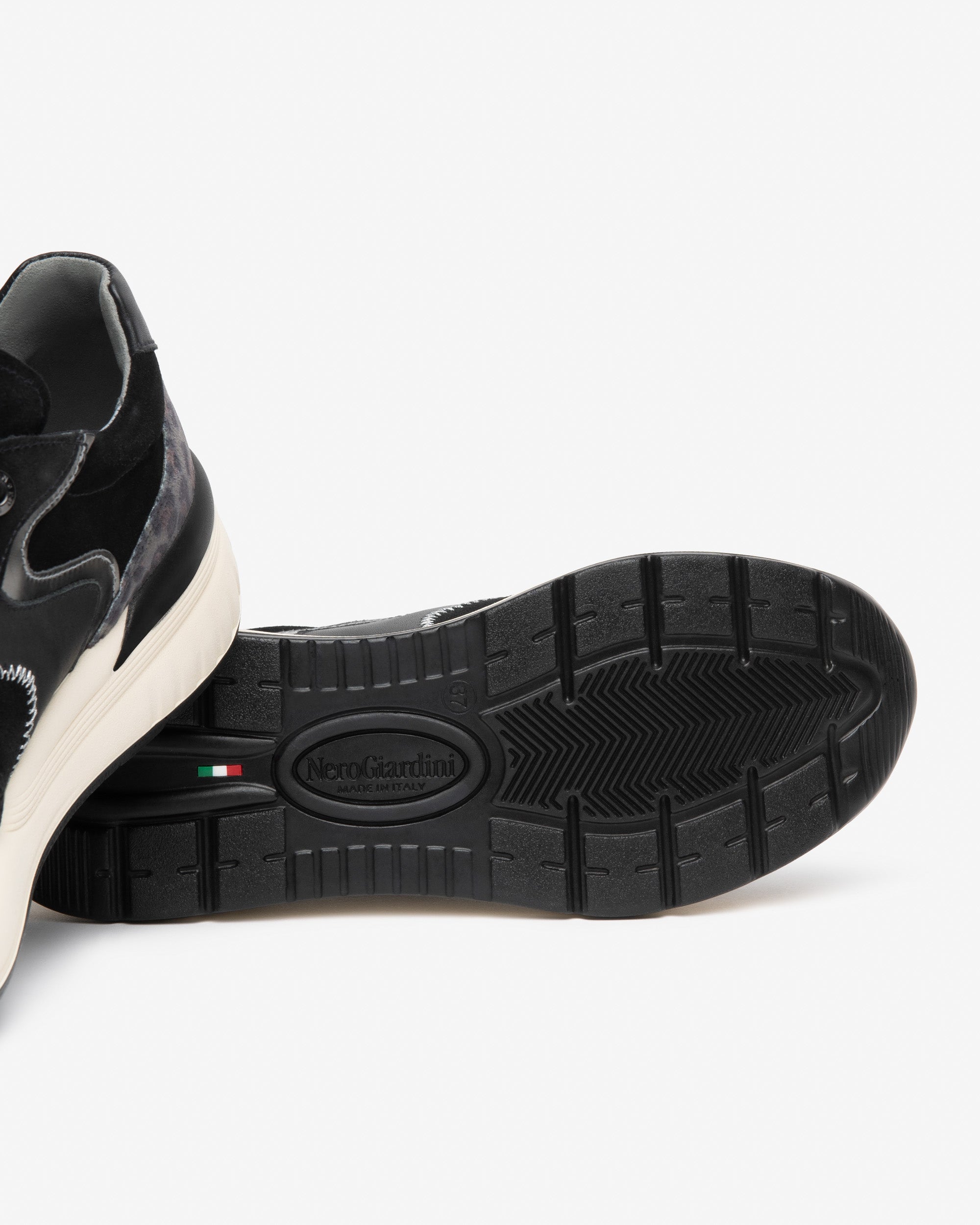 Nero Giardini Sneakers suède cuir femme cloutées