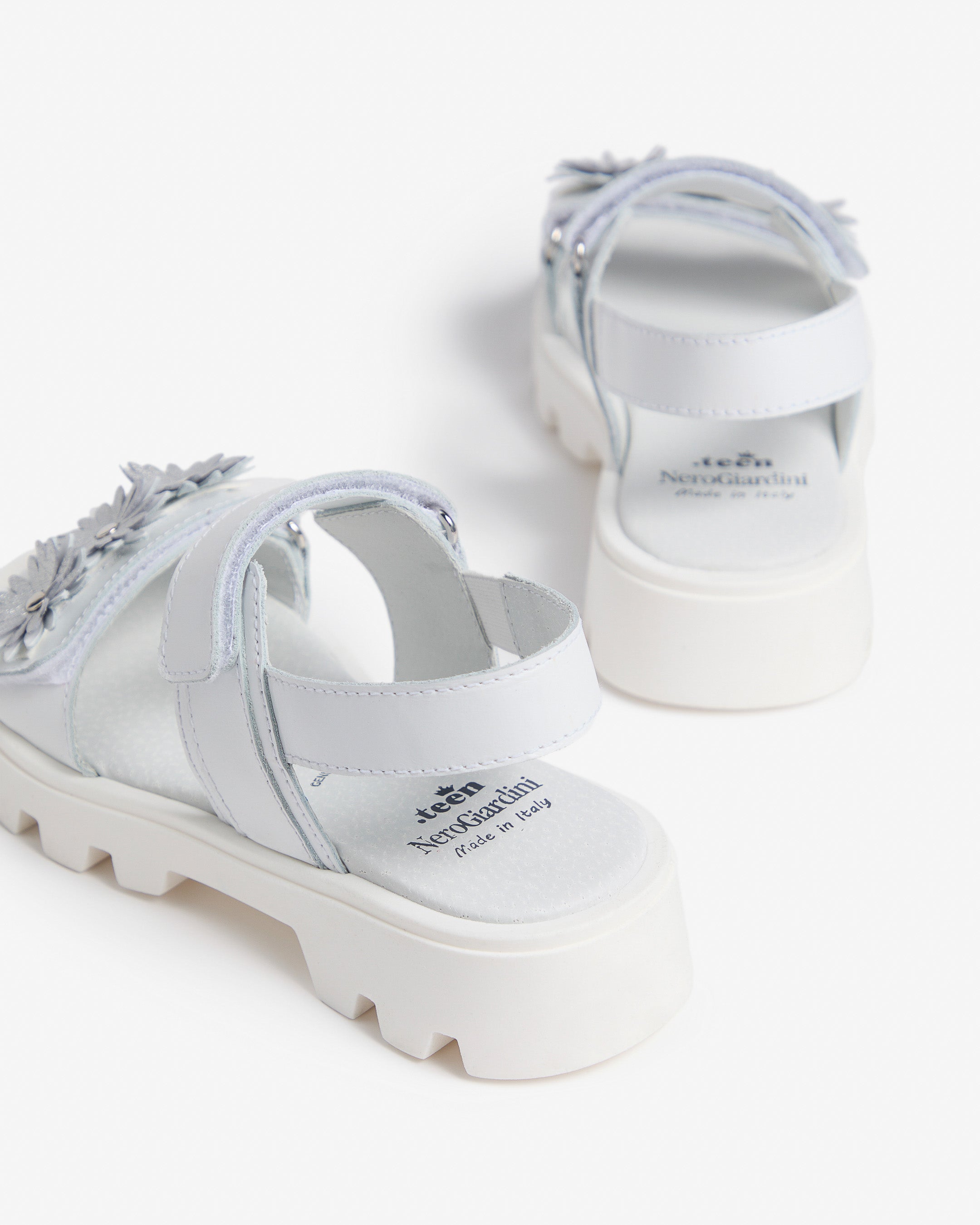 Nero Giardini Sandals sandales cuir fille confort