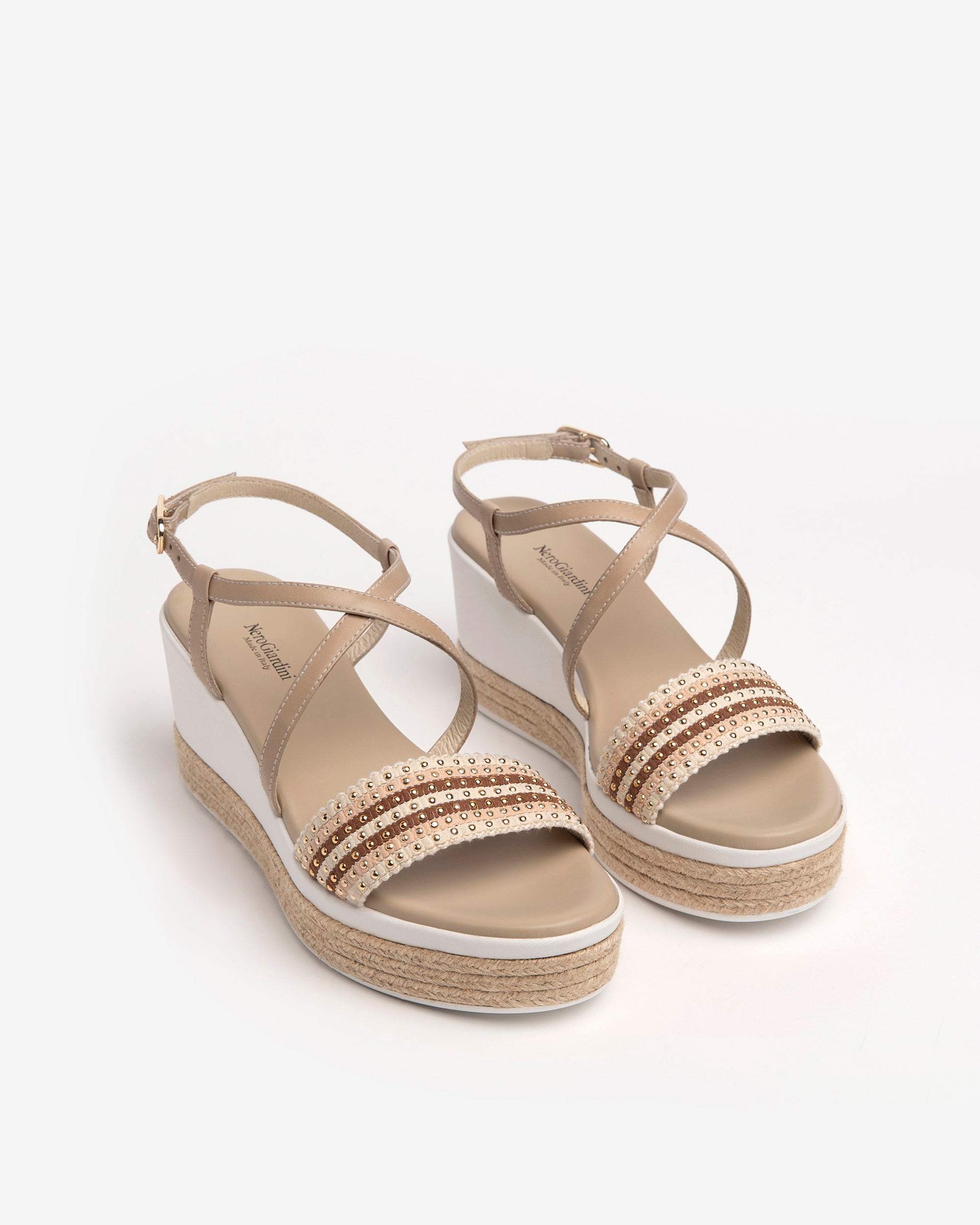 Nero Giardini Sandals cuir compensée cloutée femme