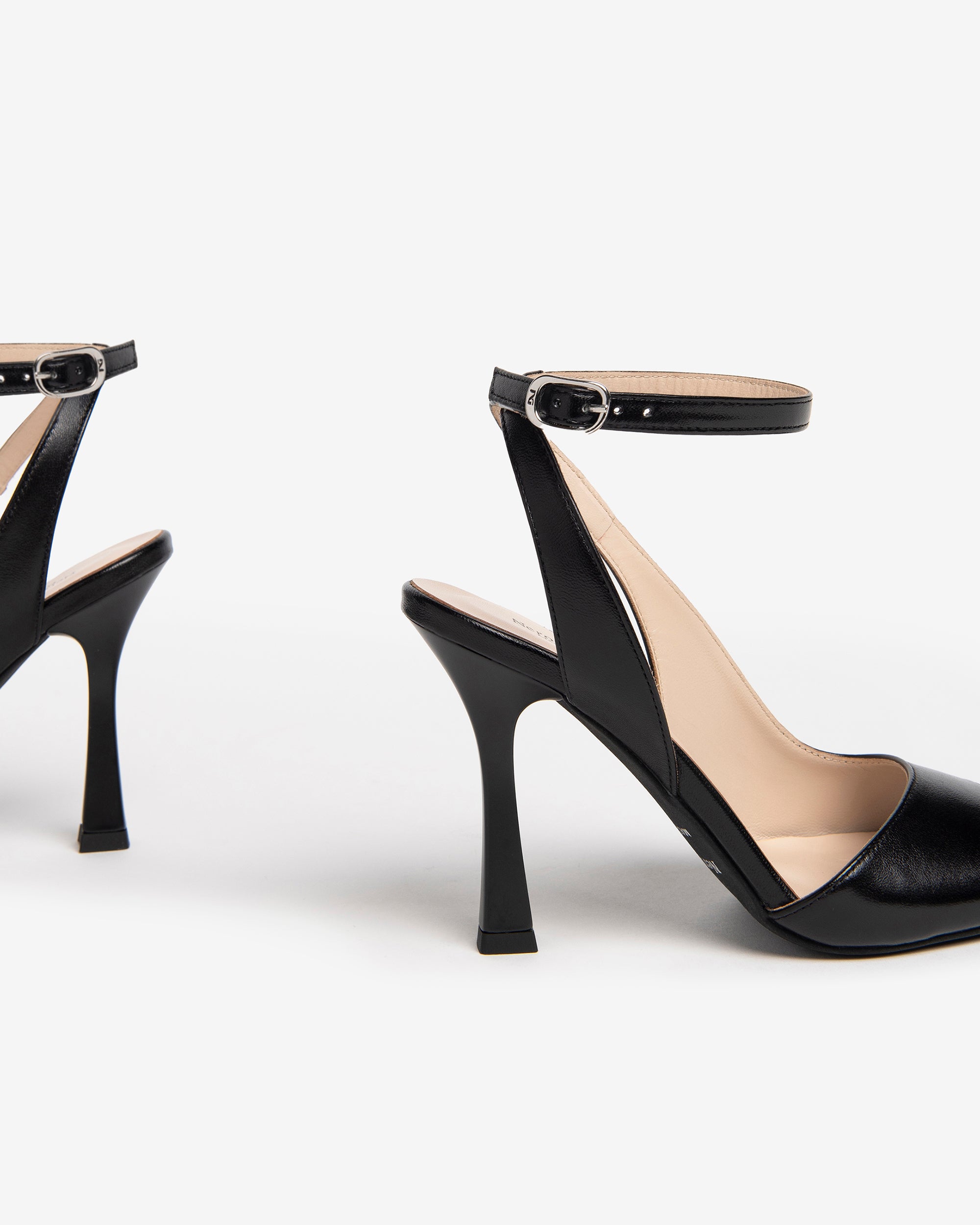 Nero Giardini Sandals sandales cuir femme 38