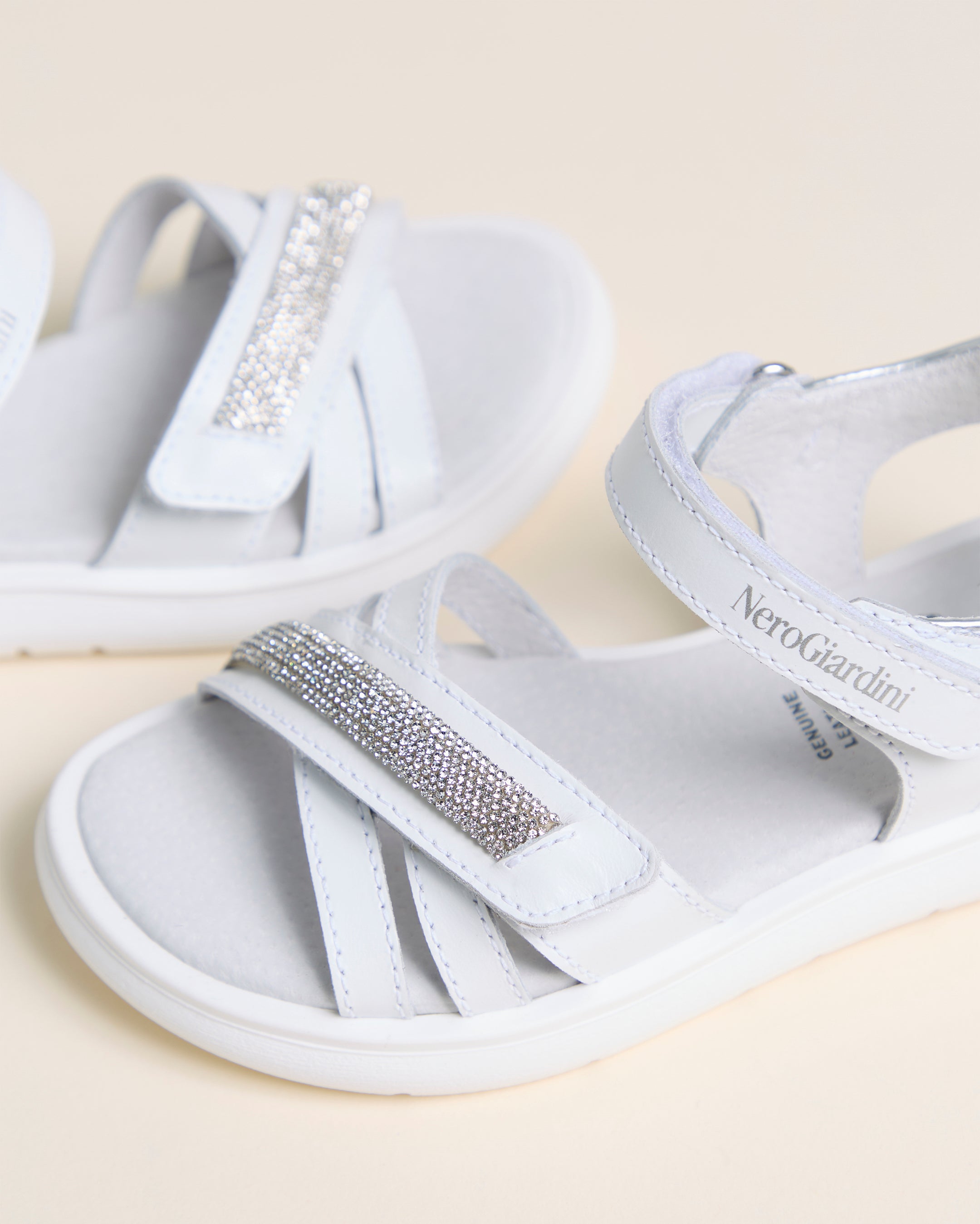 Nero Giardini Sandals sandales cuir fille technique