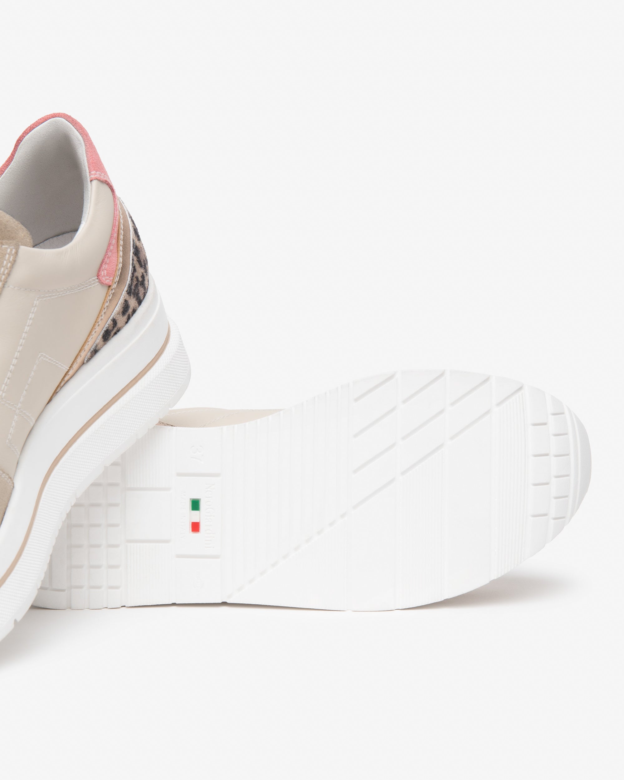 Nero Giardini Sneakers daim cuir femme Memory été