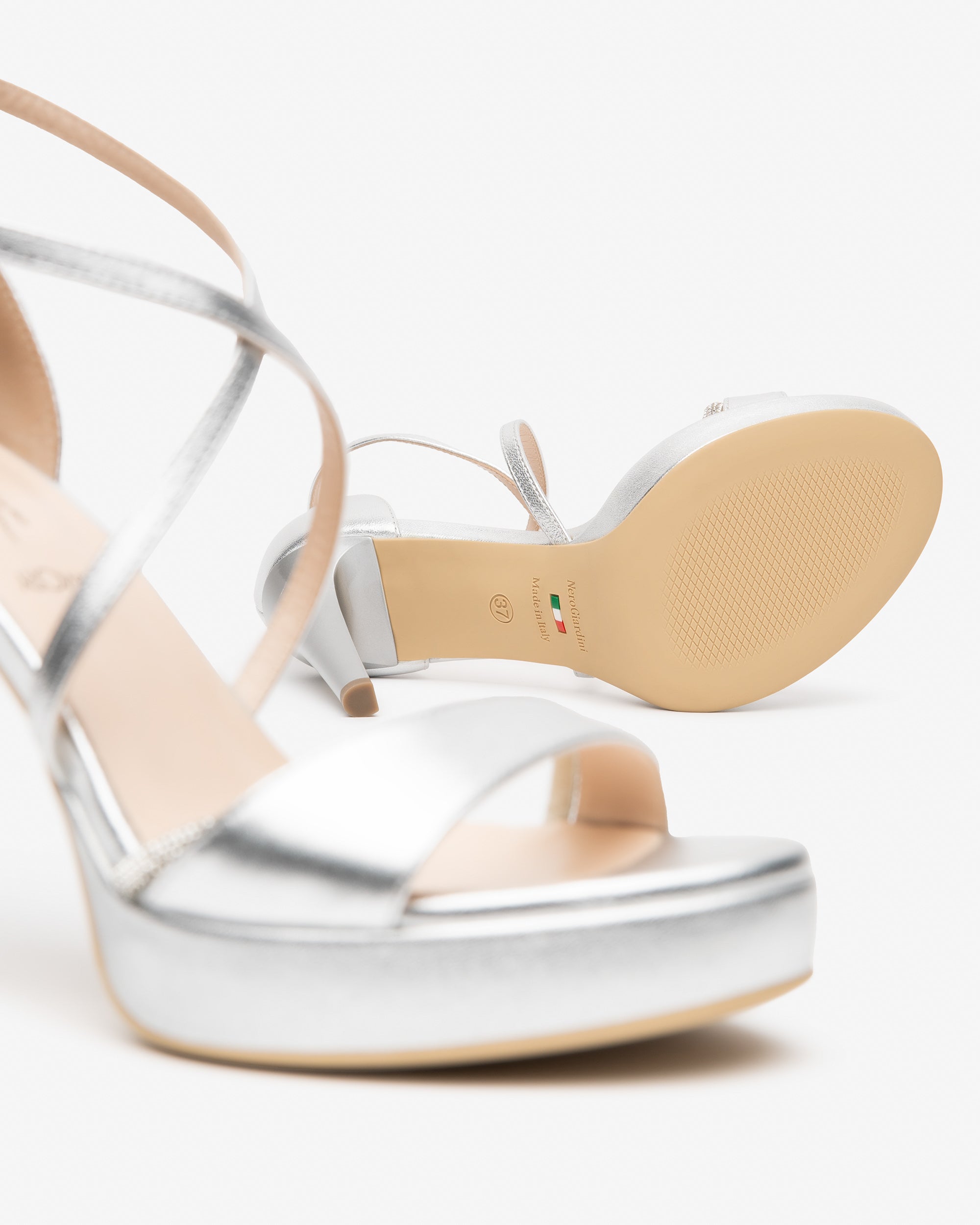 Nero Giardini Sandals sandales cuir femme élégantes