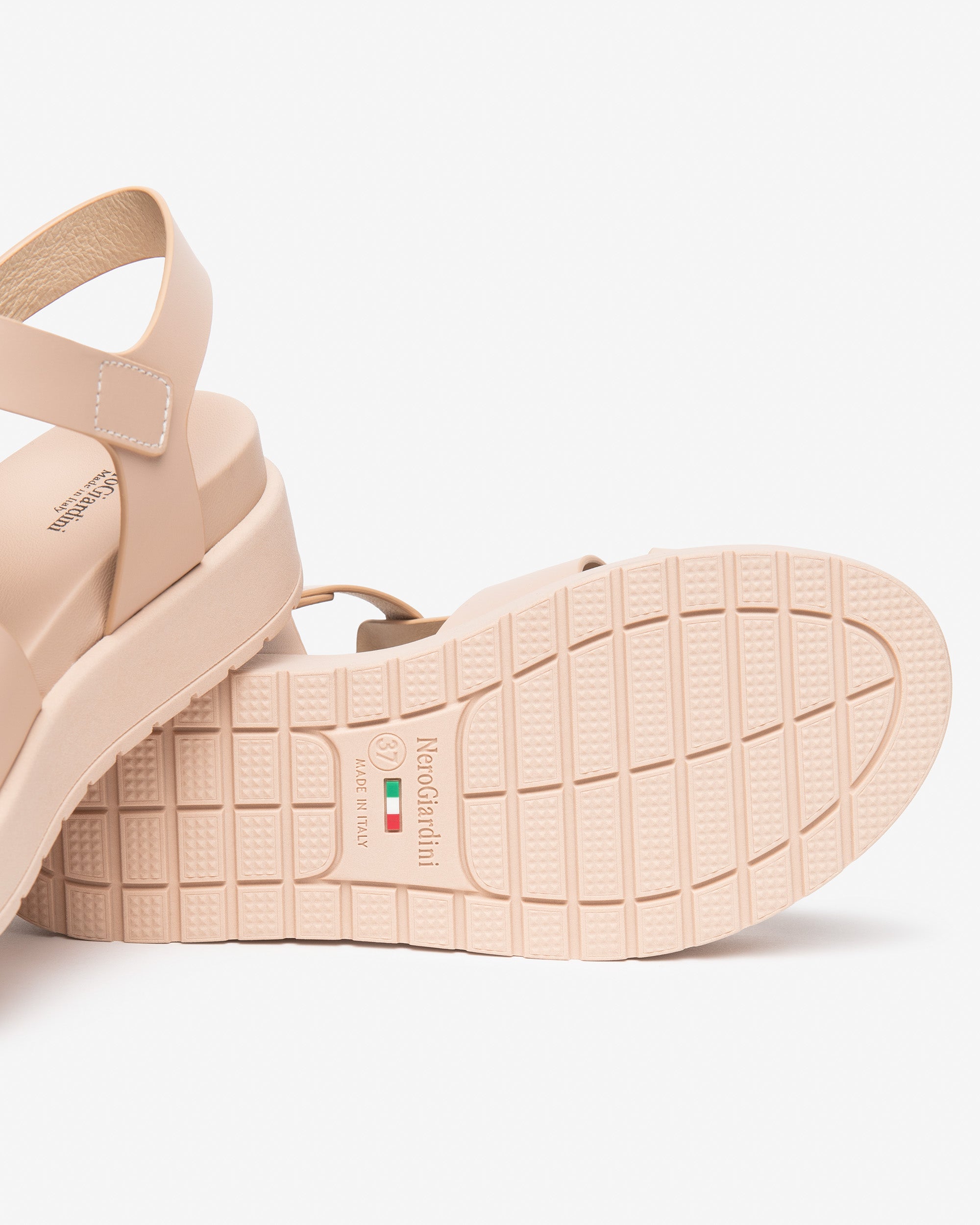 Nero Giardini Sandals sandales cuir femme 38 été