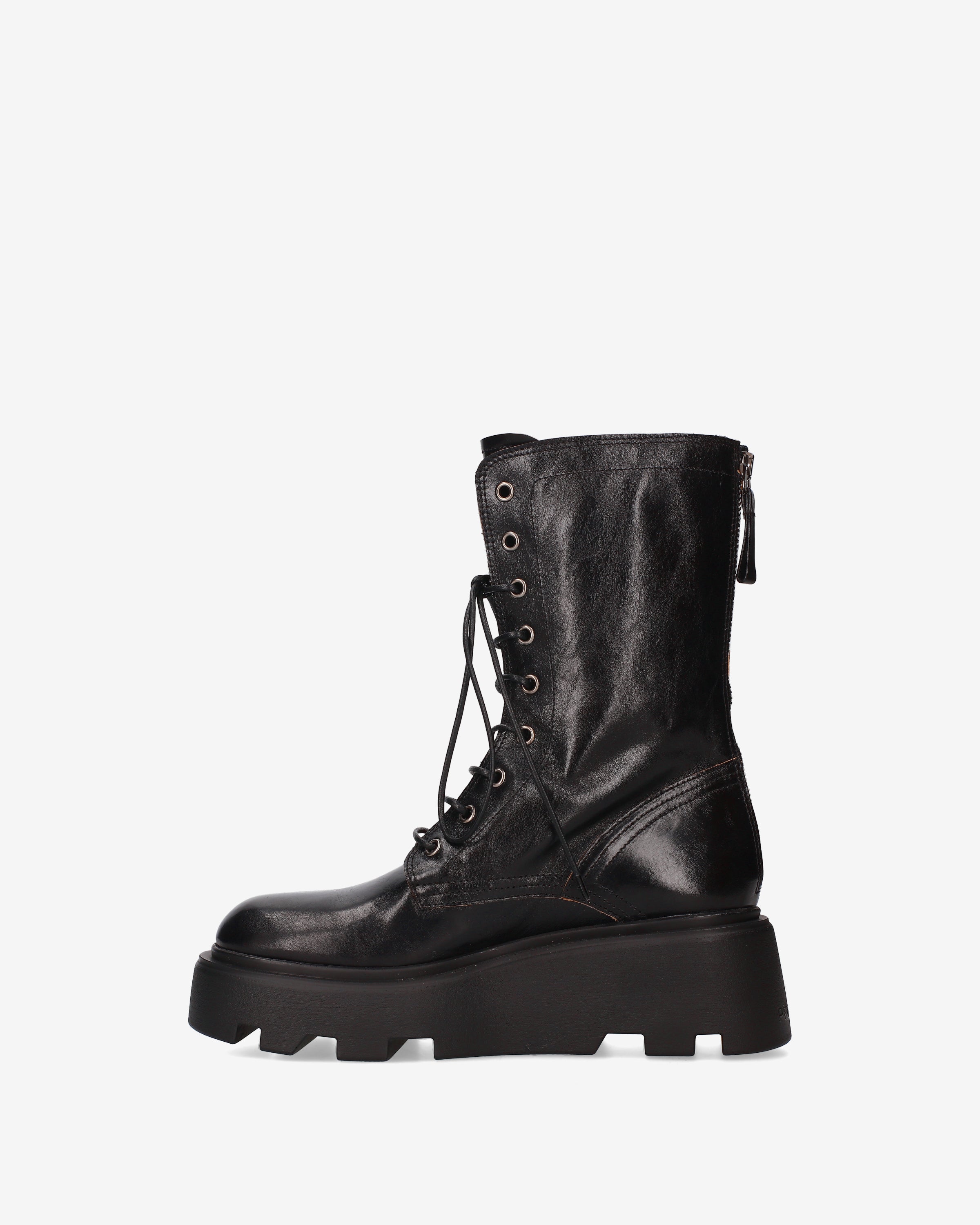 Premiata mocassins femme cuir noir semelle crantée