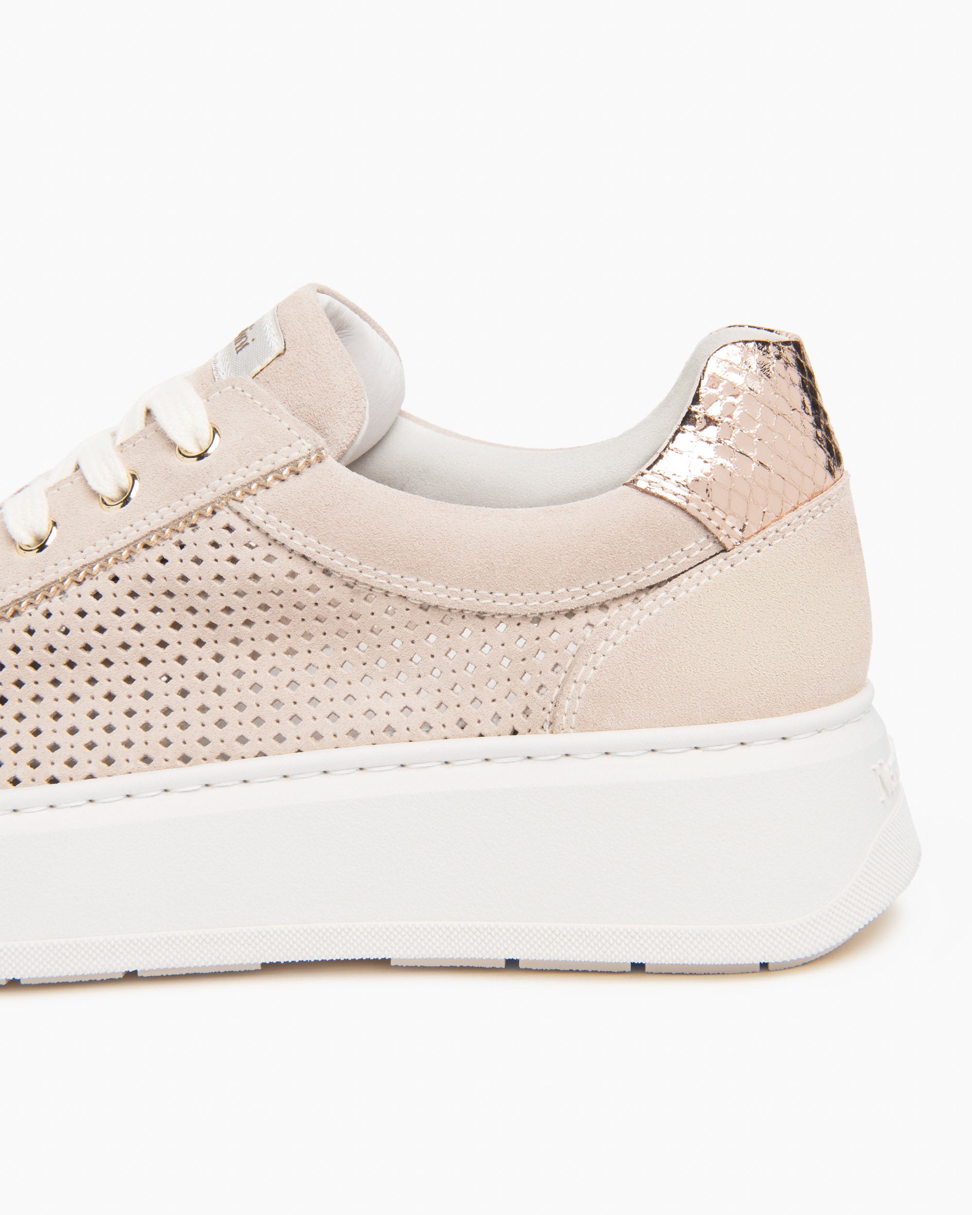 Nero Giardini Sneakers baskets daim femme 38