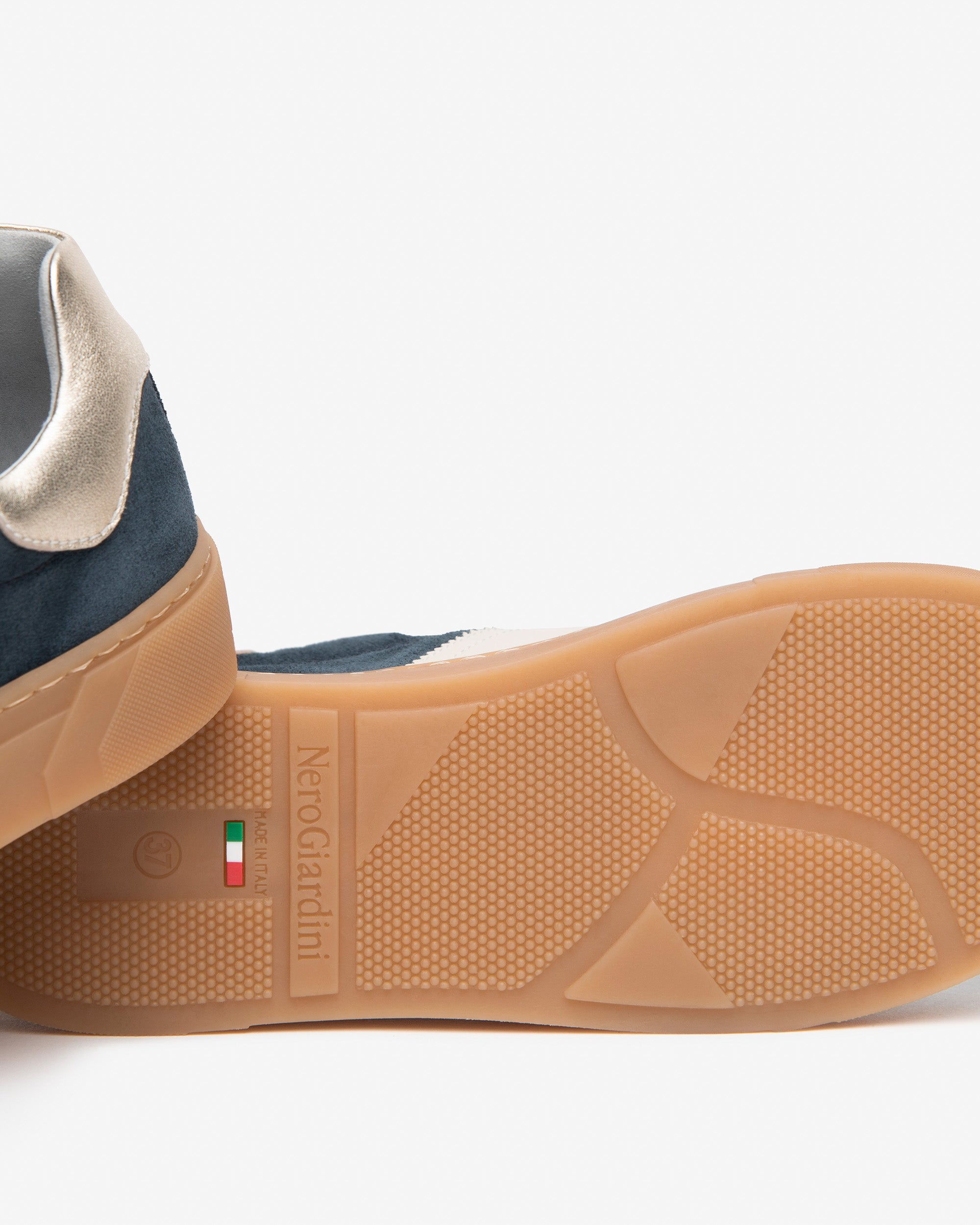Nero Giardini Sneakers baskets daim cuir femme lacets