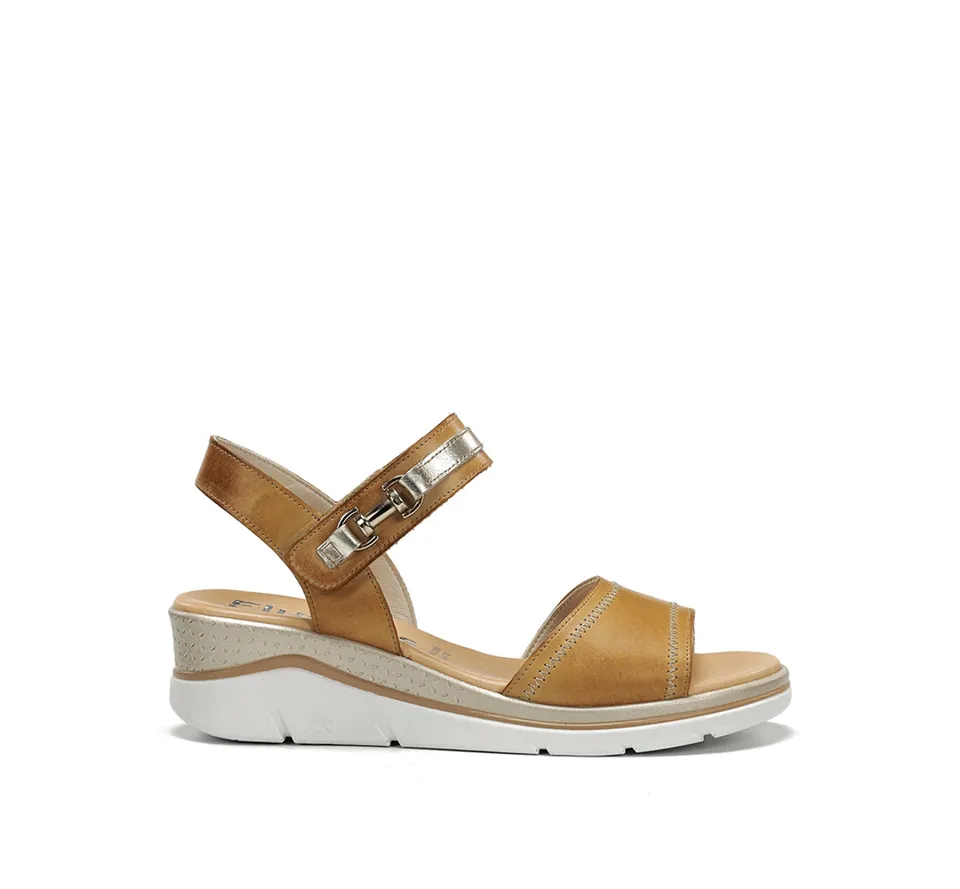 Fluchos Fire F2427 sandale marron compensée