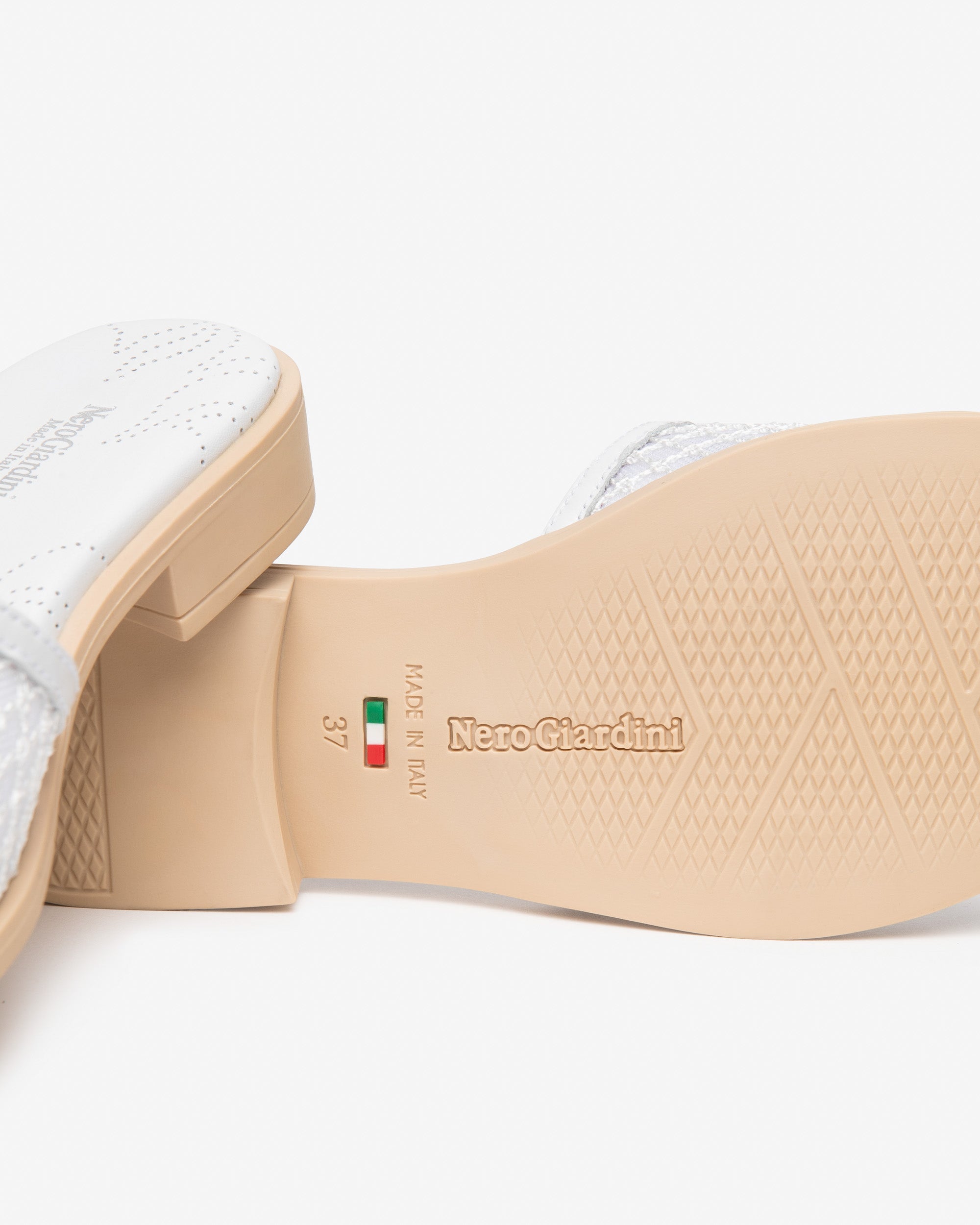 Nero Giardini Slippers mules cuir et toile femme