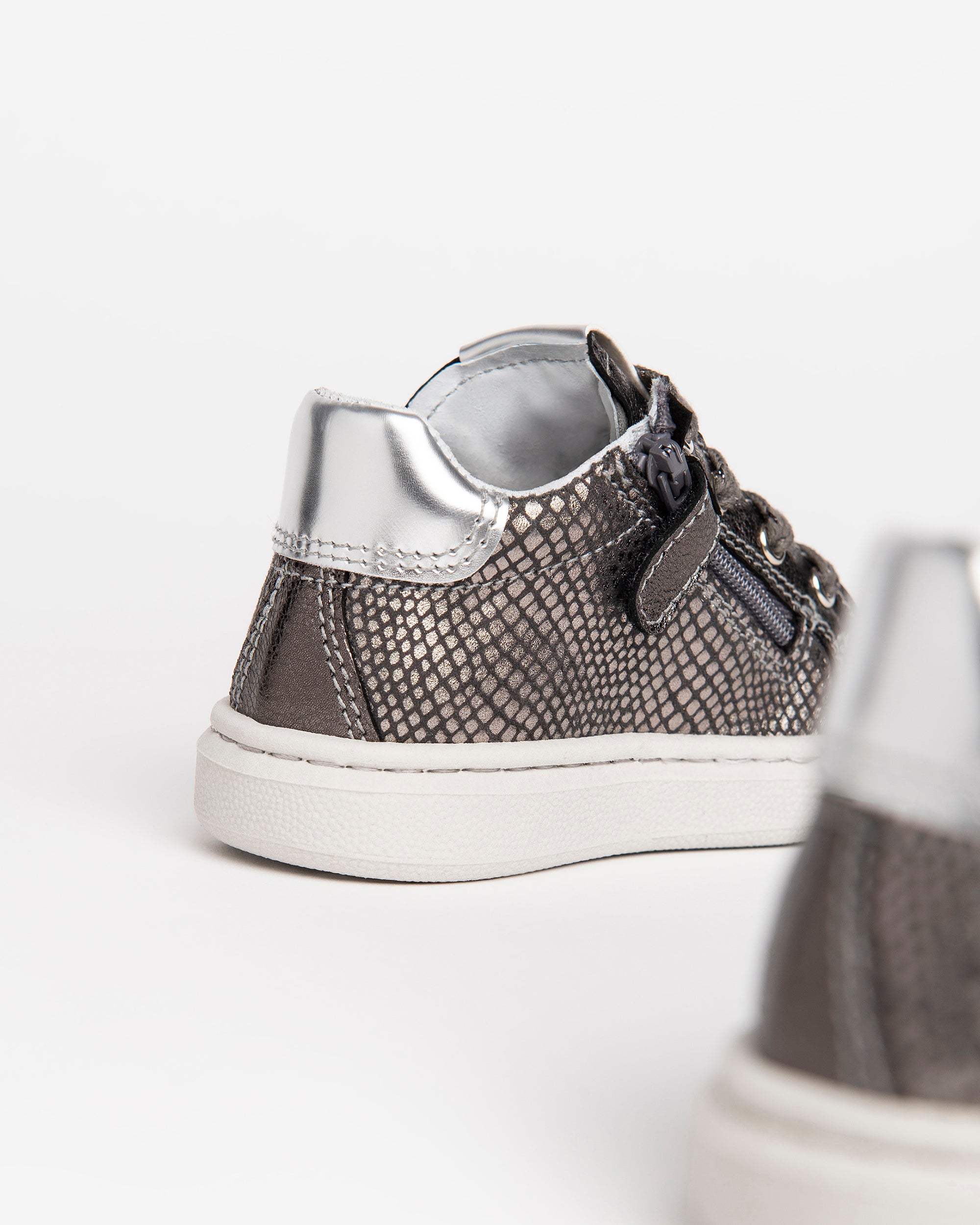 Nero Giardini Sneakers basket bébé fille cuir 19-24