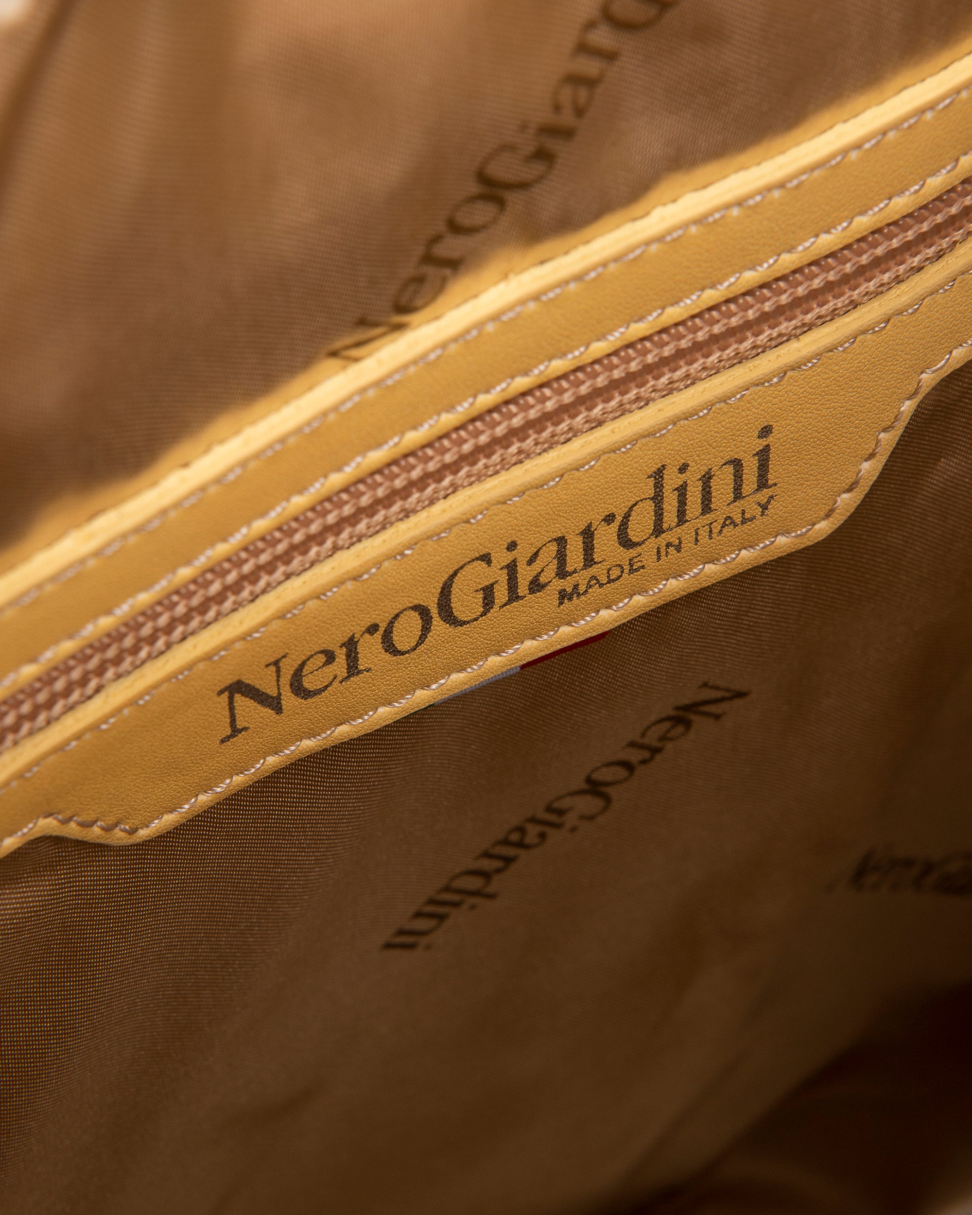 Nero Giardini Bags sac à dos tissu monogramme femme