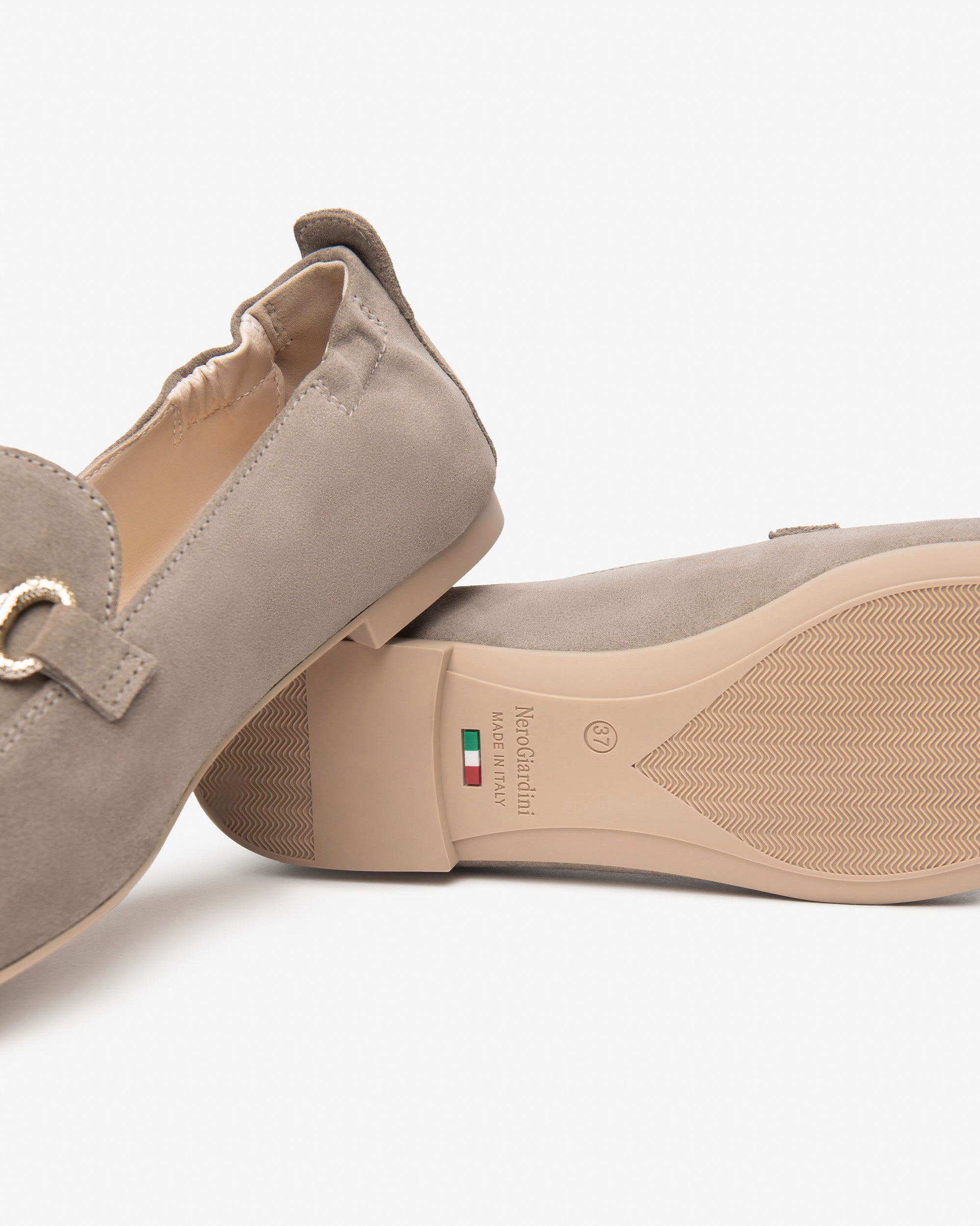Nero Giardini Loafers mocassins daim femme bureau