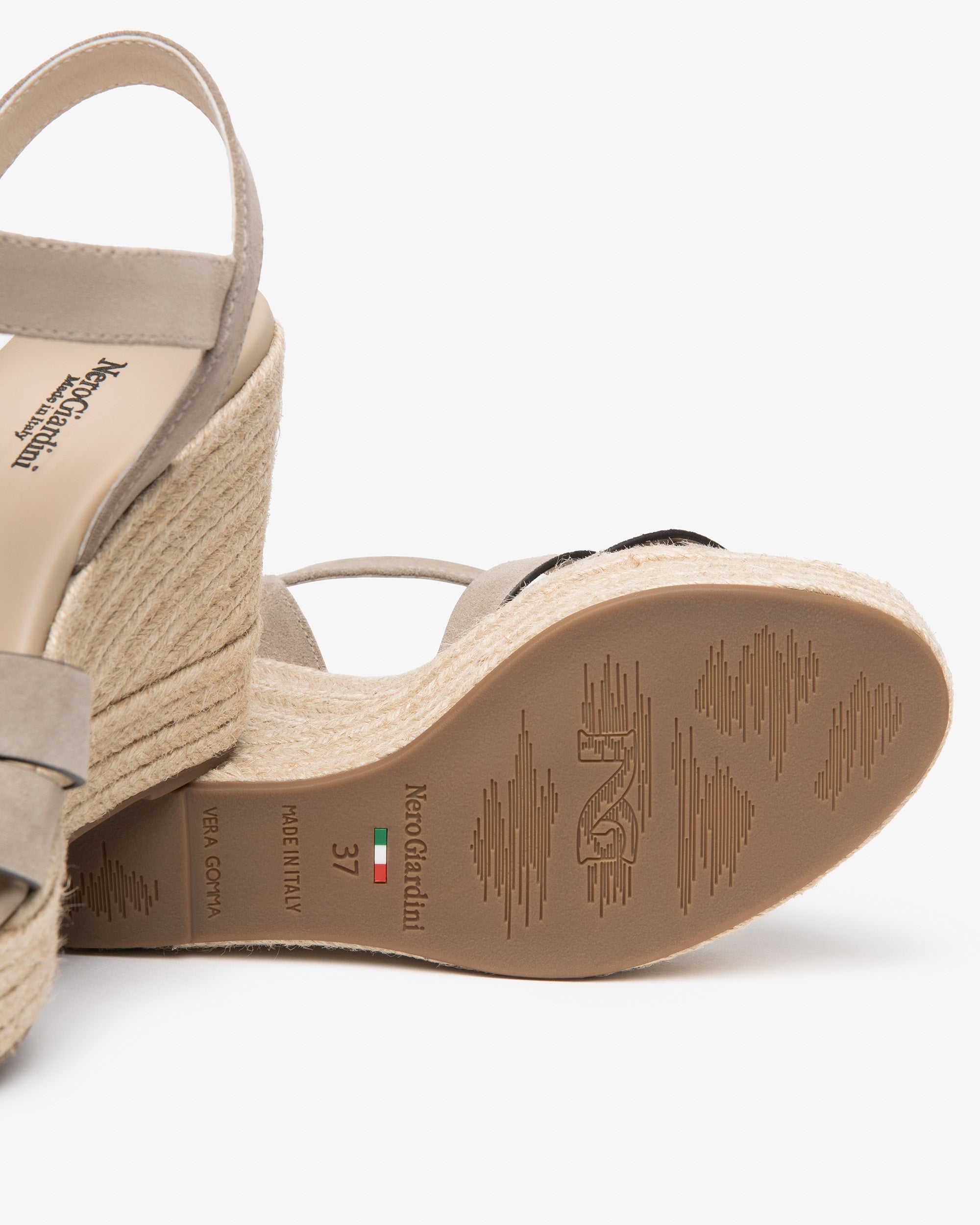 Nero Giardini Sandals sandales femme daim