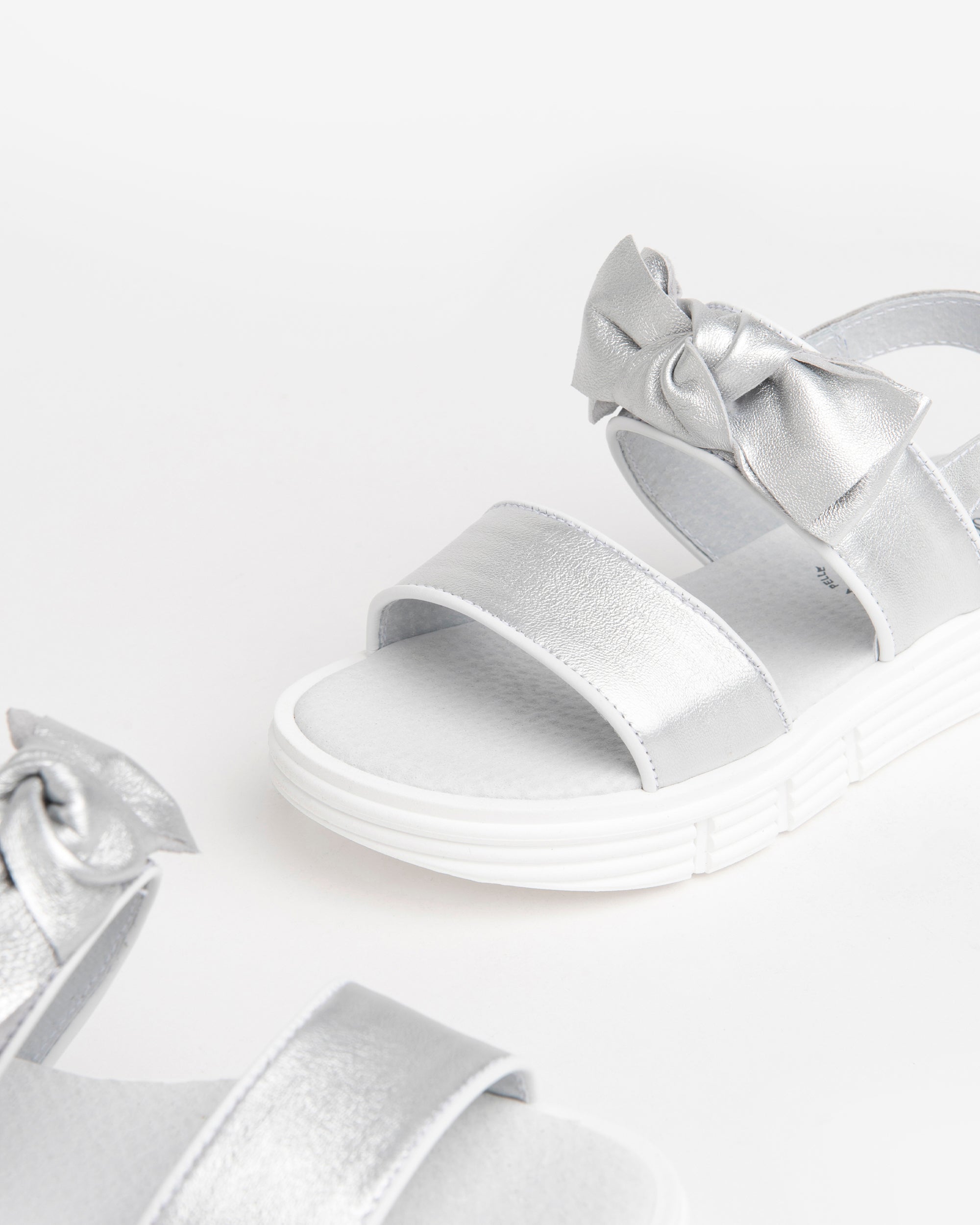 Nero Giardini Sandals sandales fille cuir nœud pointure 35