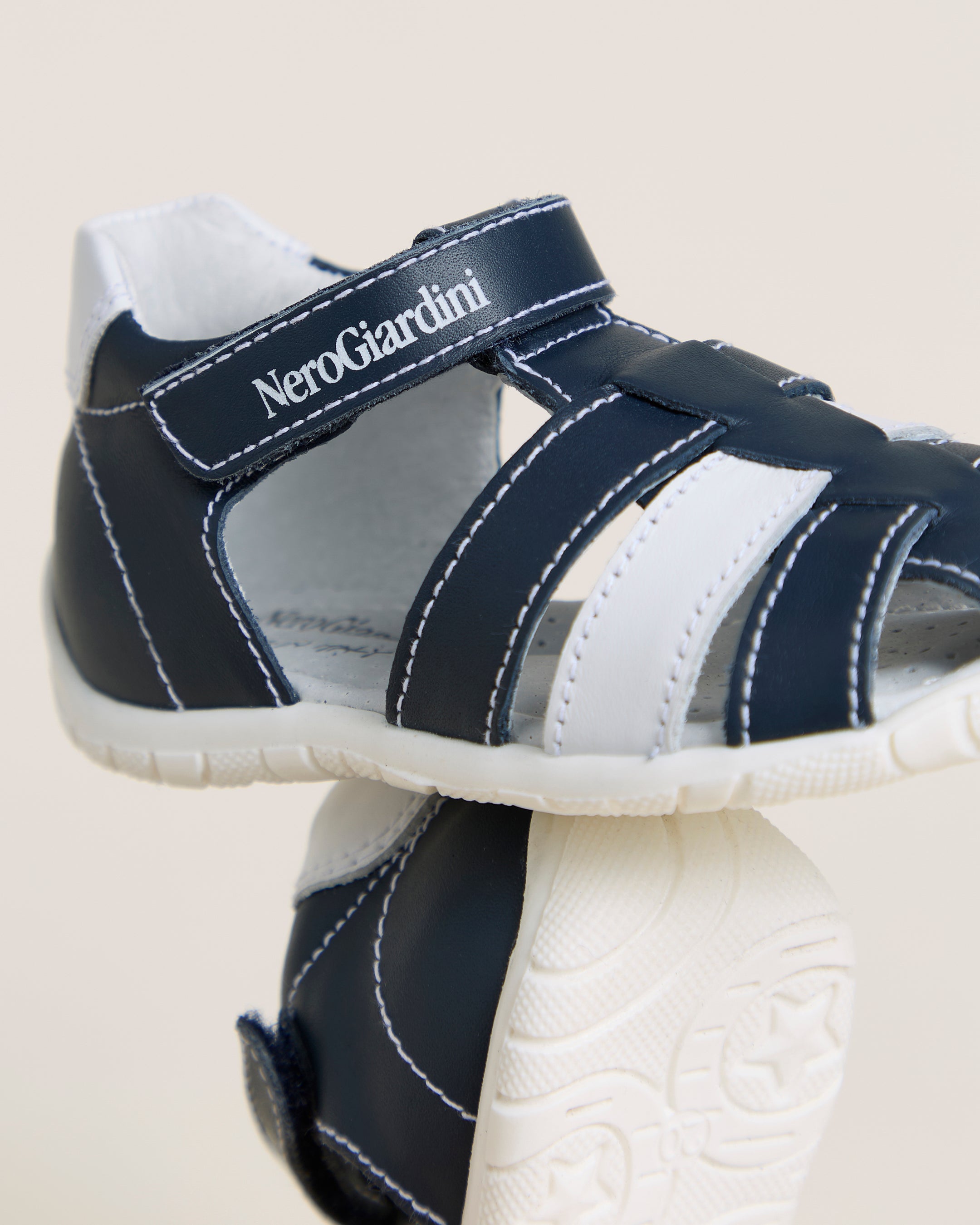 Nero Giardini Sandals sandales cuir garçon été