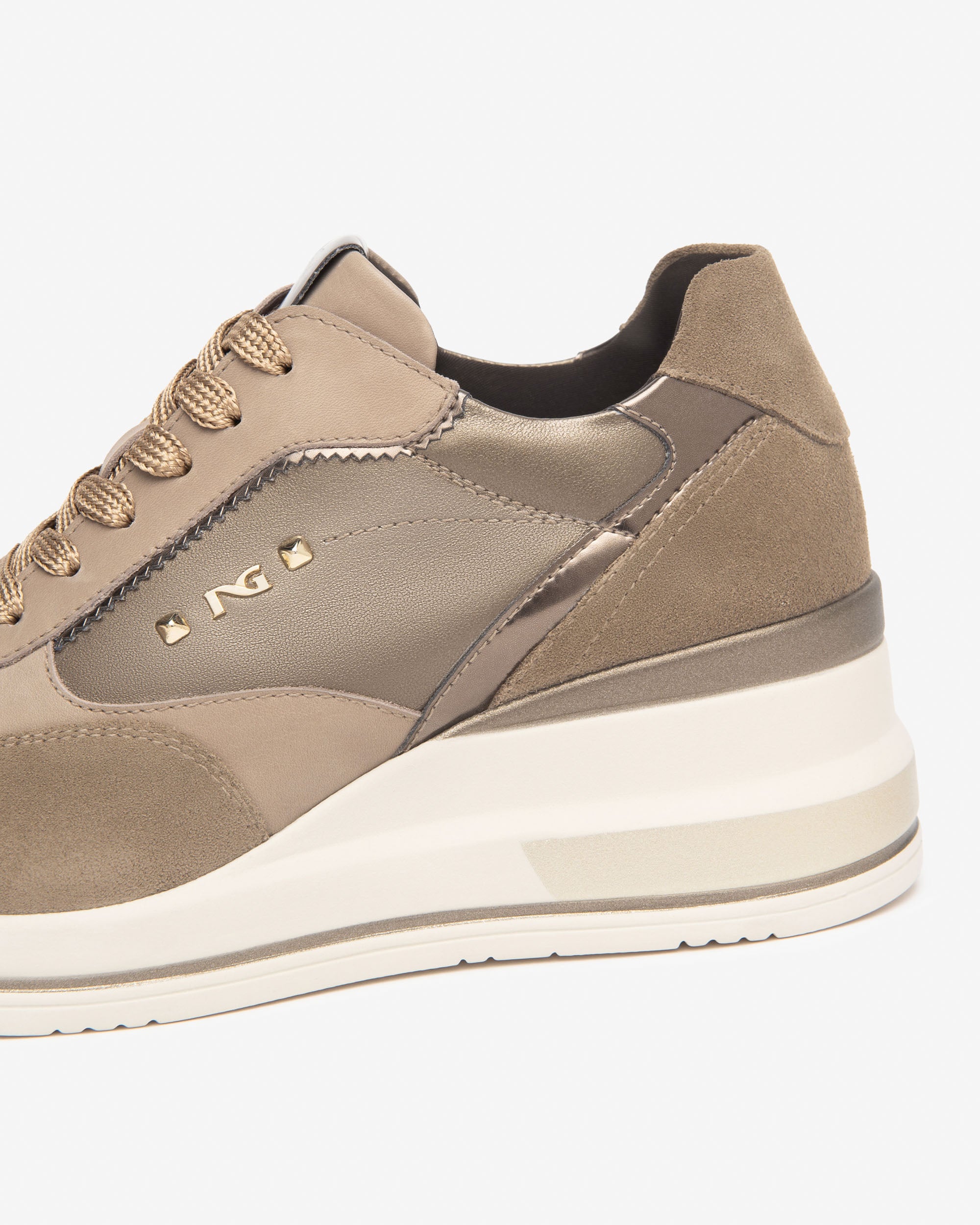 Nero Giardini Sneakers baskets femme daim verni