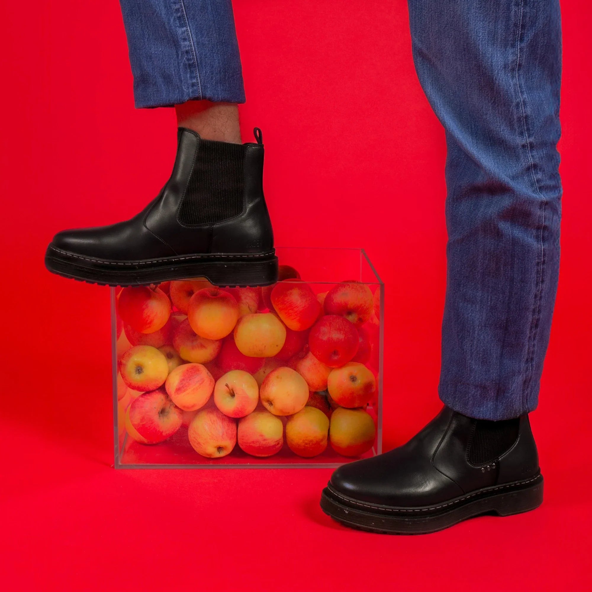 Me.Land Lander chelsea boots vegan noires cuir de pomme