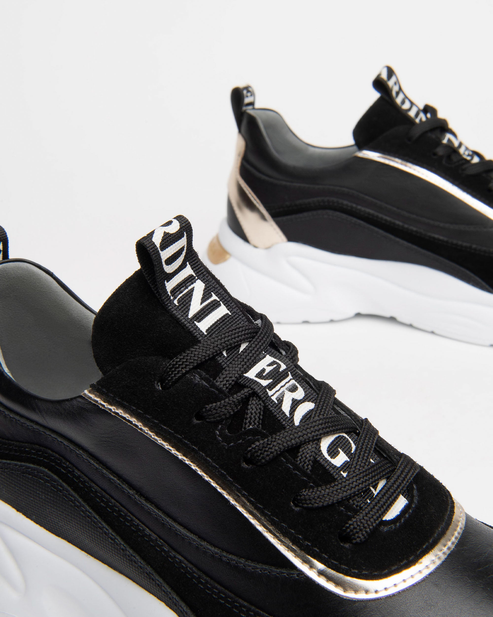 Nero Giardini Sneakers cuir femme daim