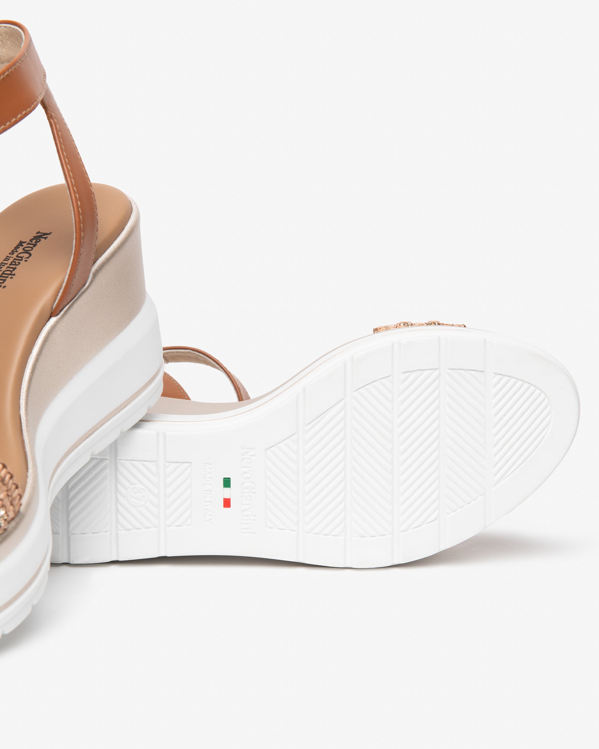 Nero Giardini Slippers sandales cuir femme été