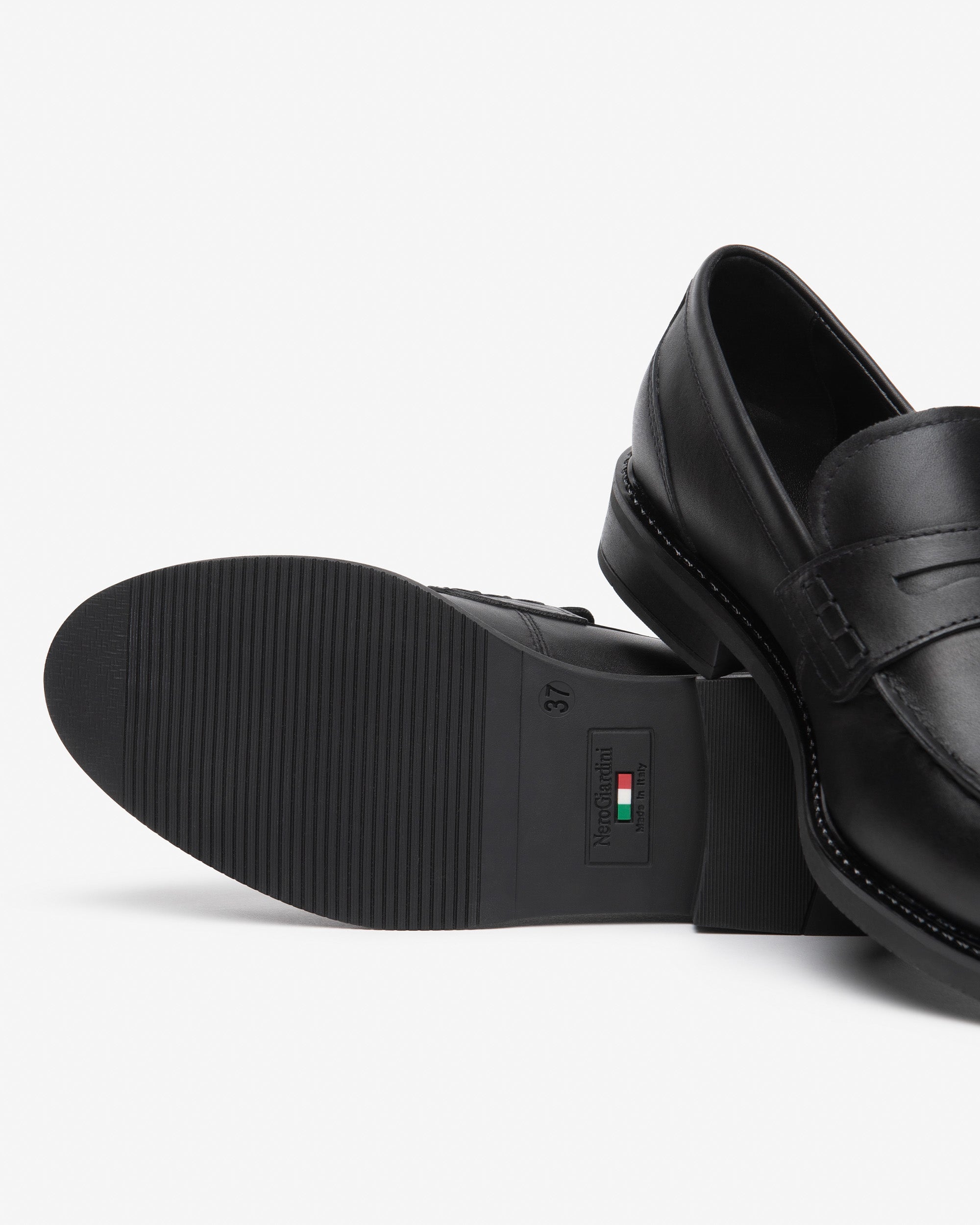 Nero Giardini Loafers mocassins femme cuir pointure 38
