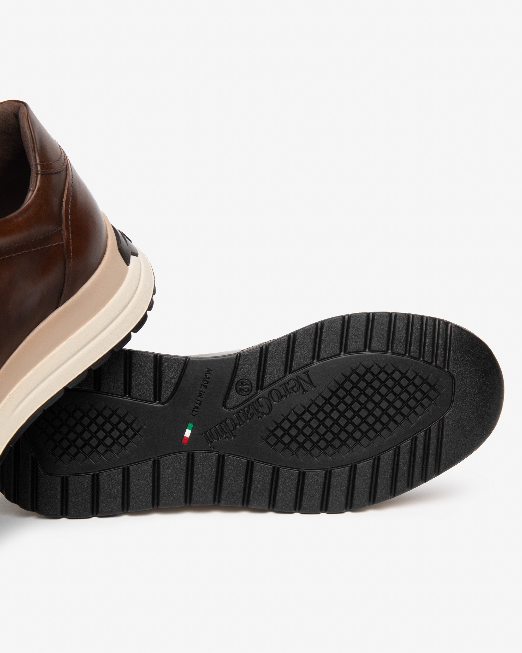 Nero Giardini Sneakers baskets cuir homme lacets