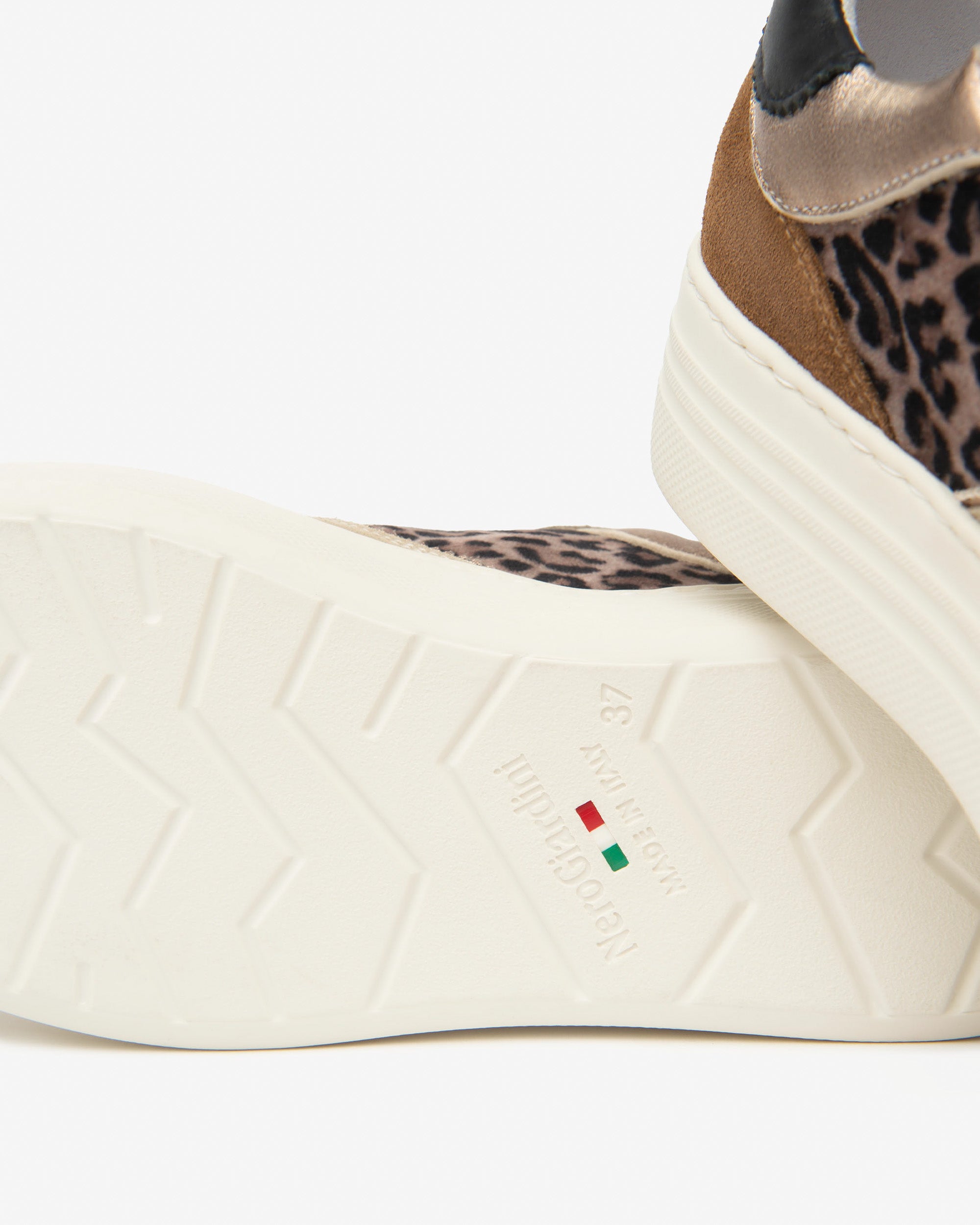 Nero Giardini Sneakers basket daim cuir technique femme