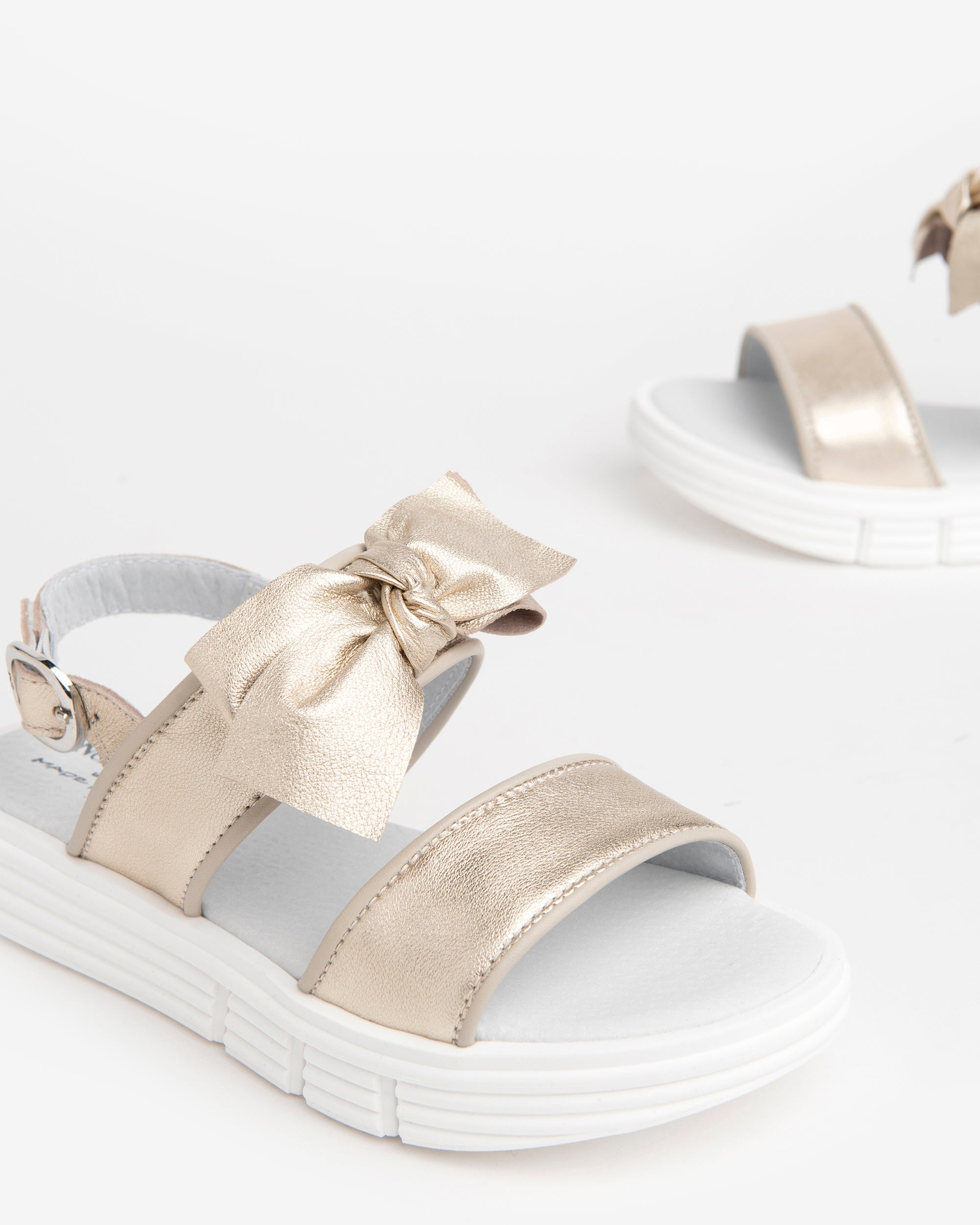 Nero Giardini Sandals sandales fille cuir boucle nœud