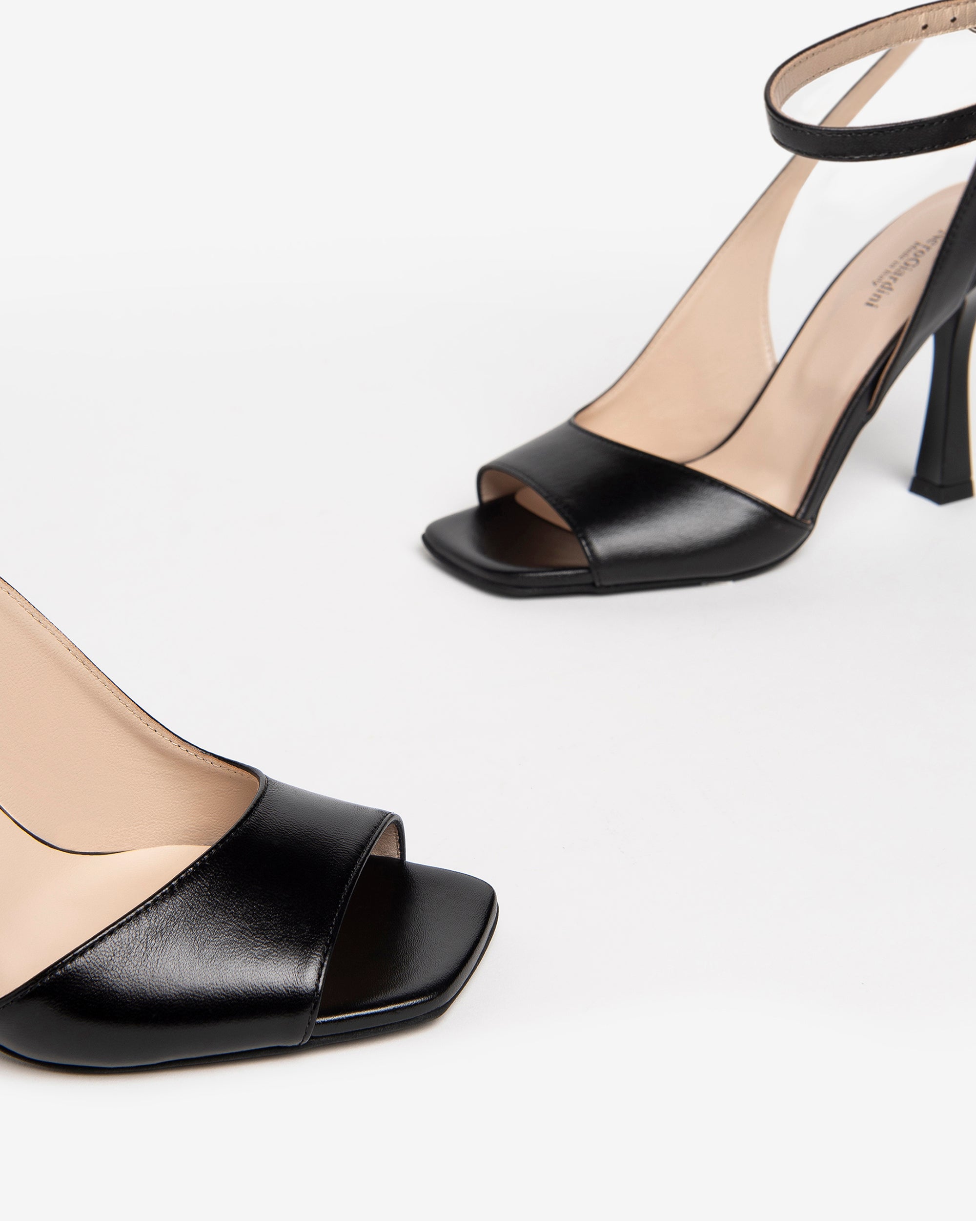 Nero Giardini Sandals sandales cuir femme 38