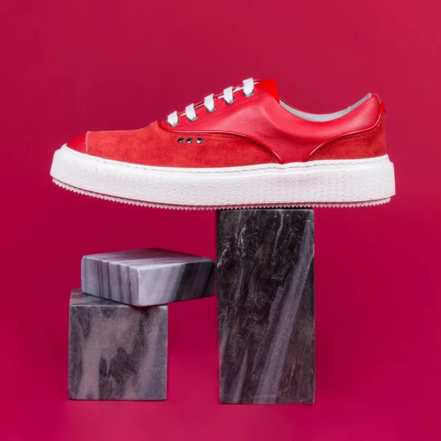 Me.Land Meaker baskets cuir daim rouge éthiques