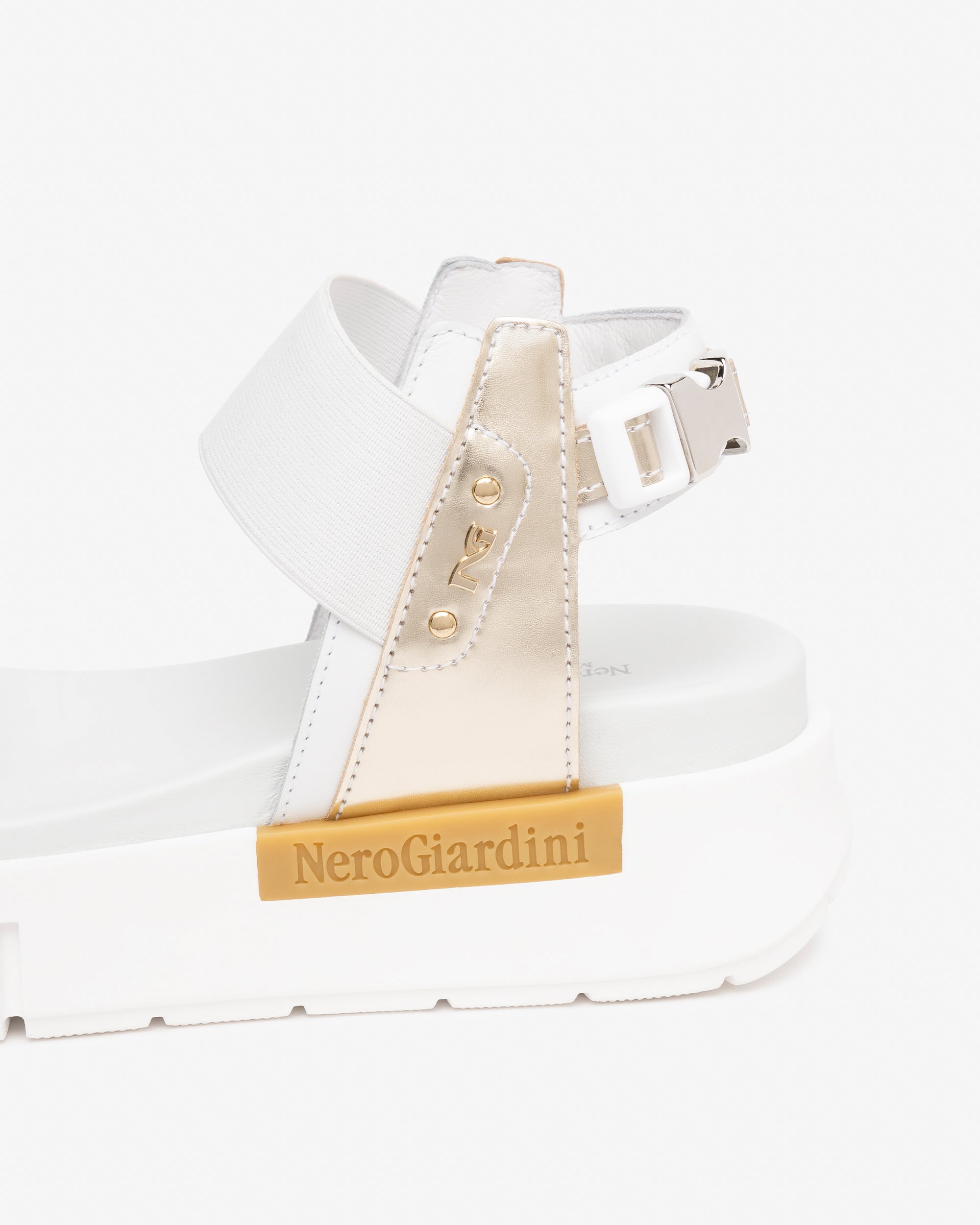Nero Giardini Sandals sandales cuir femme tissu
