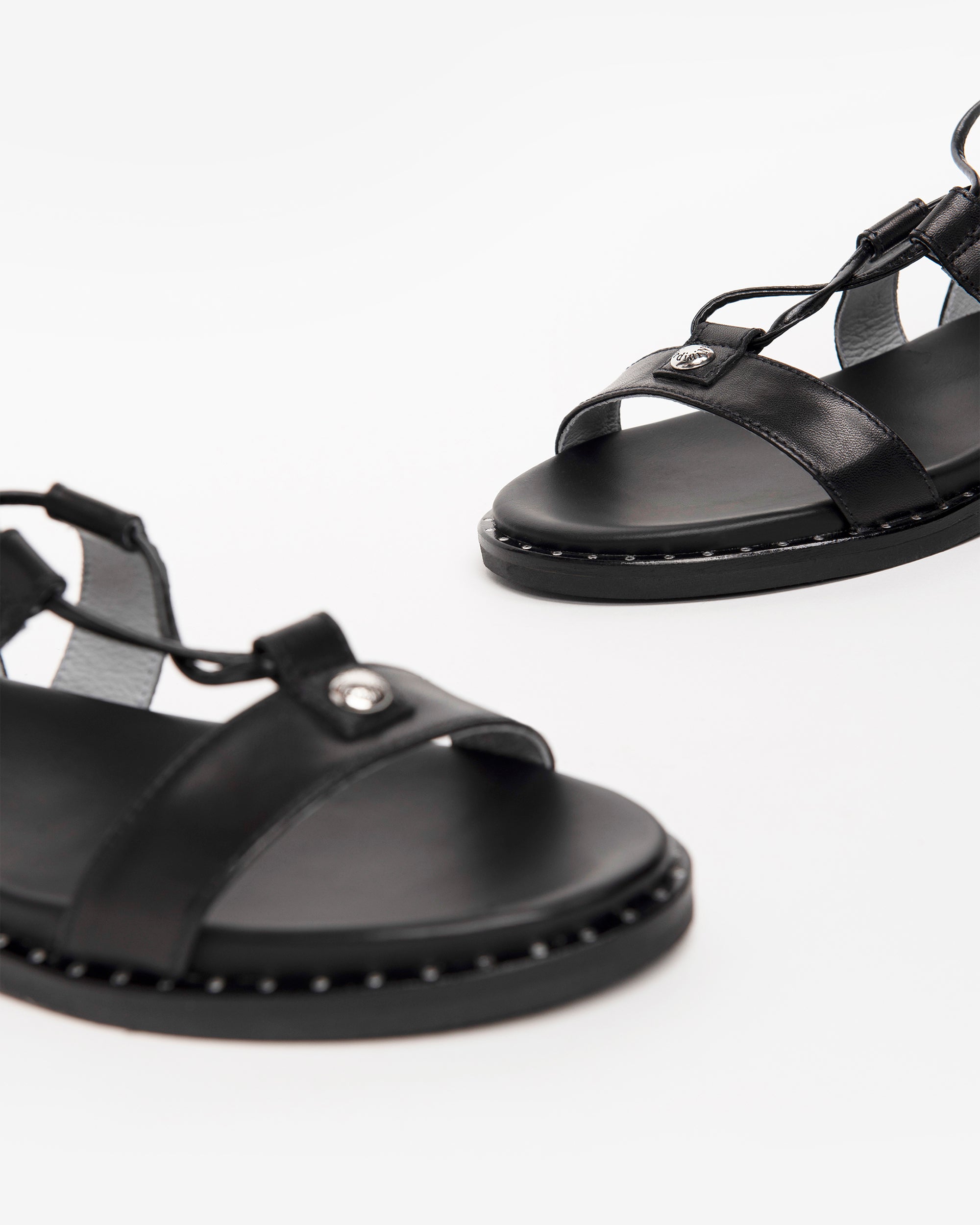 Nero Giardini Sandals sandales gladiateur cuir plates