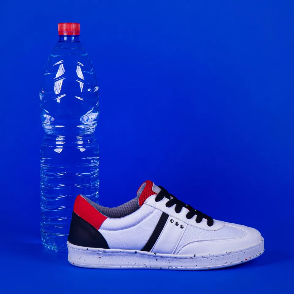 Me.Land Vivace baskets vegan blanc noir rouge recyclées