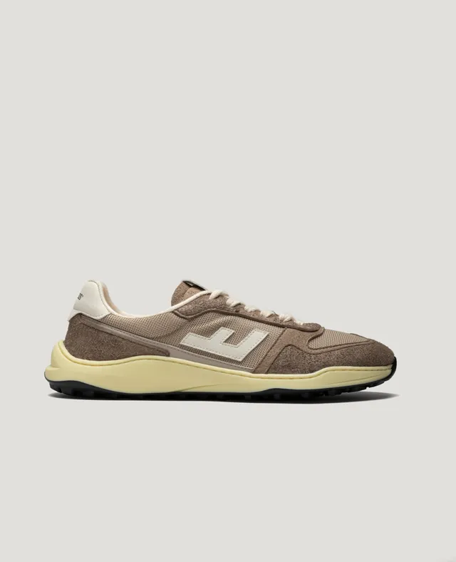 Flamingos Life Zero Drop Taupe Vanilla sneakers barefoot beige