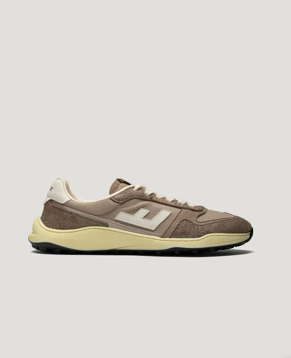 Flamingos Life Zero Drop Taupe Vanilla sneakers barefoot beige