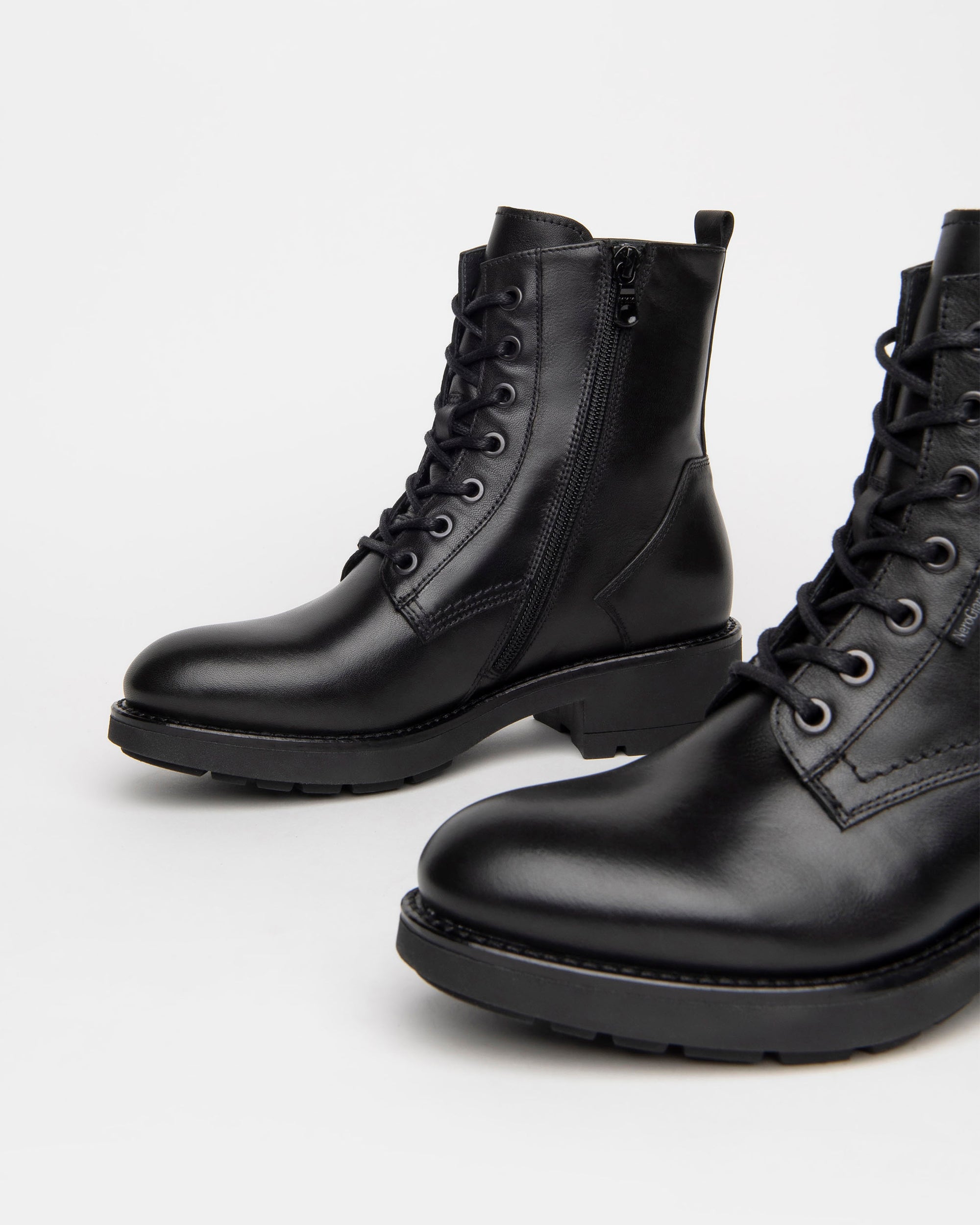 Nero Giardini Combat Boots cuir femme clous
