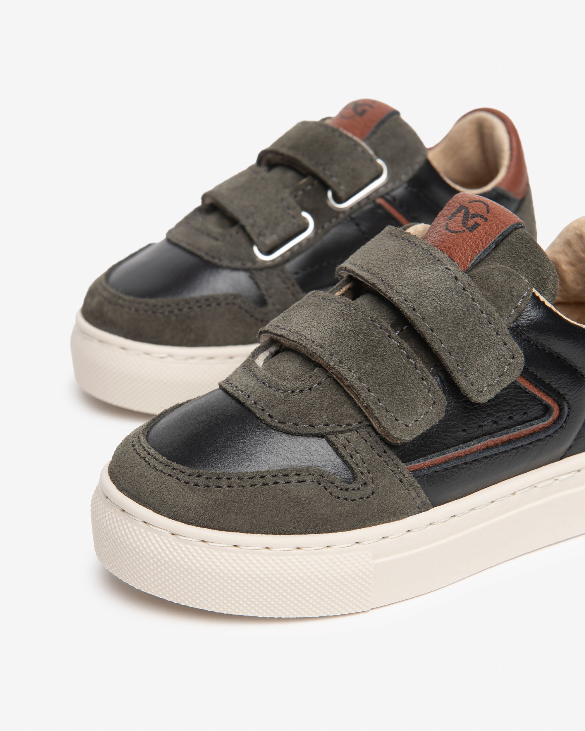 Nero Giardini Sneakers baskets garçon cuir scratch hiver