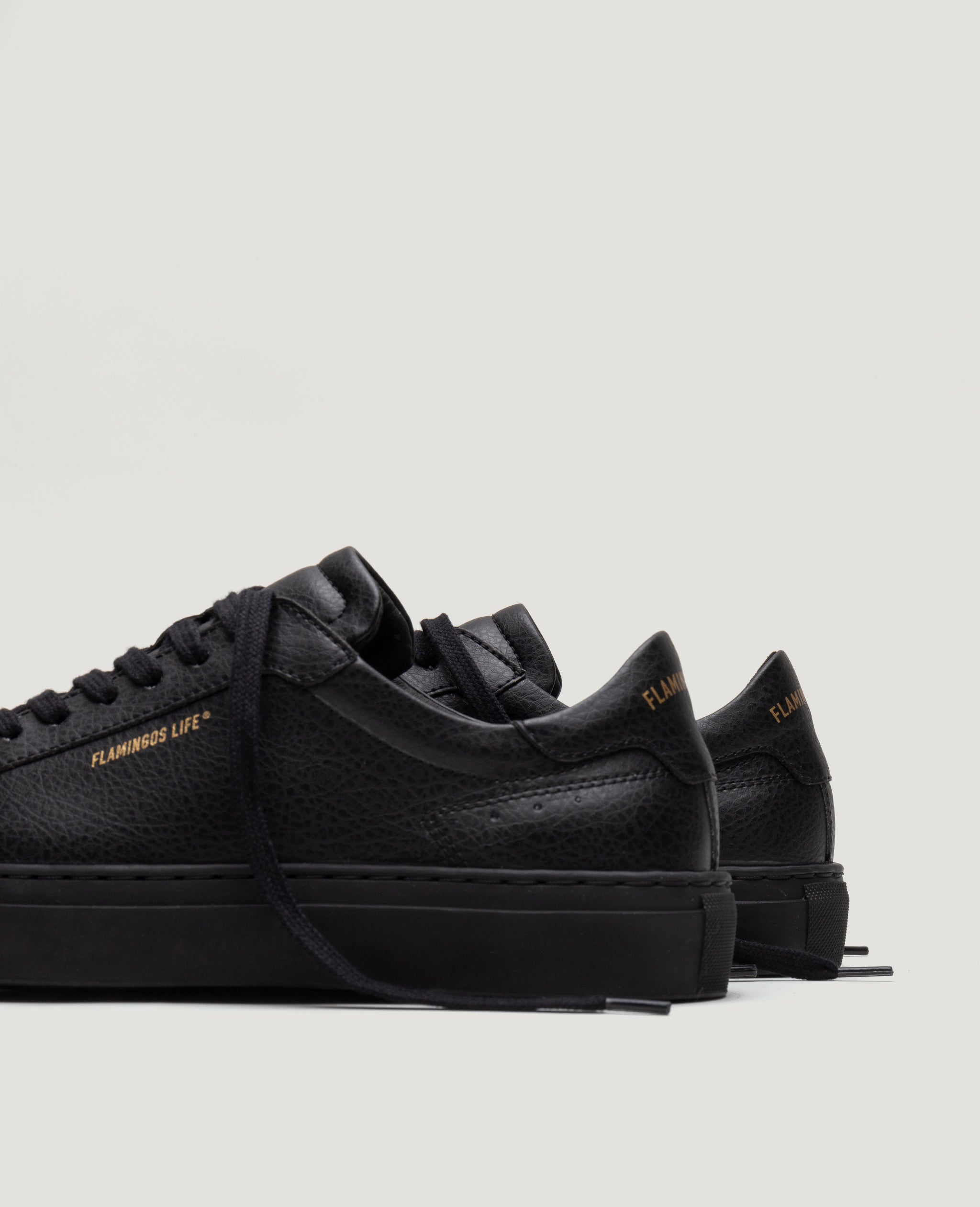 Flamingos Life Hampton Court Triple Black baskets noires
