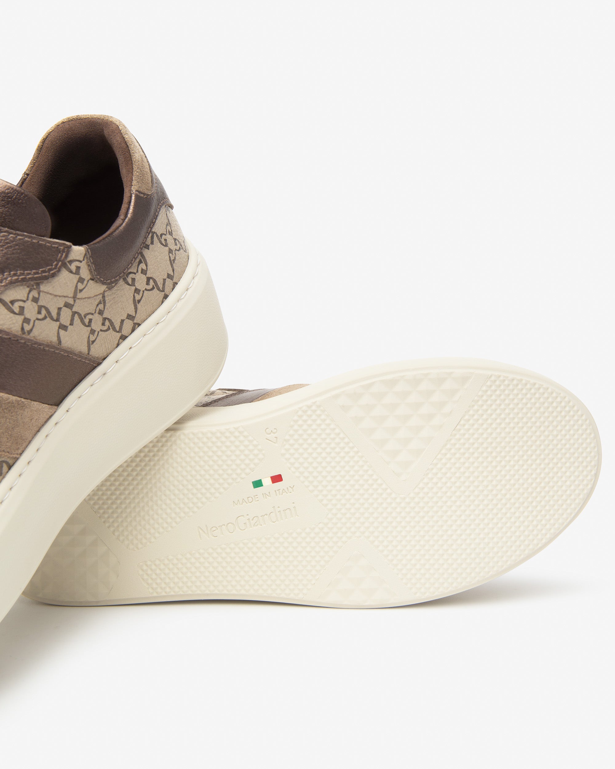 Nero Giardini Sneakers cuir daim tissu femme memory