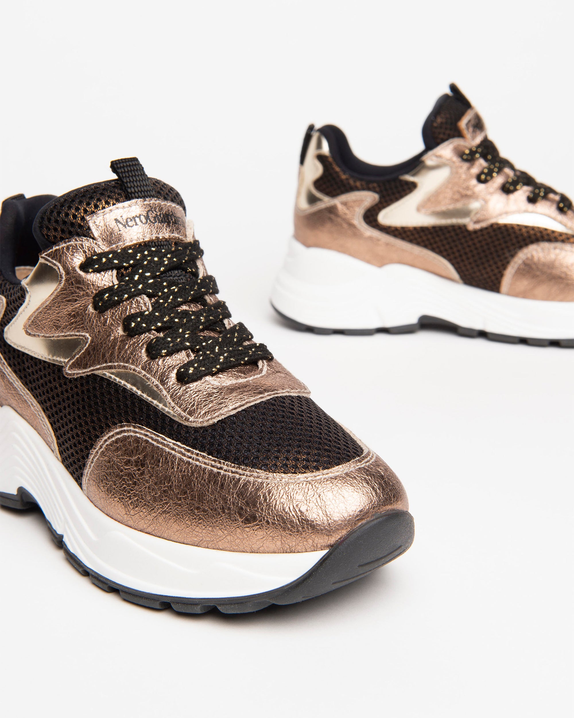 Nero Giardini Sneakers baskets cuir ado vernis