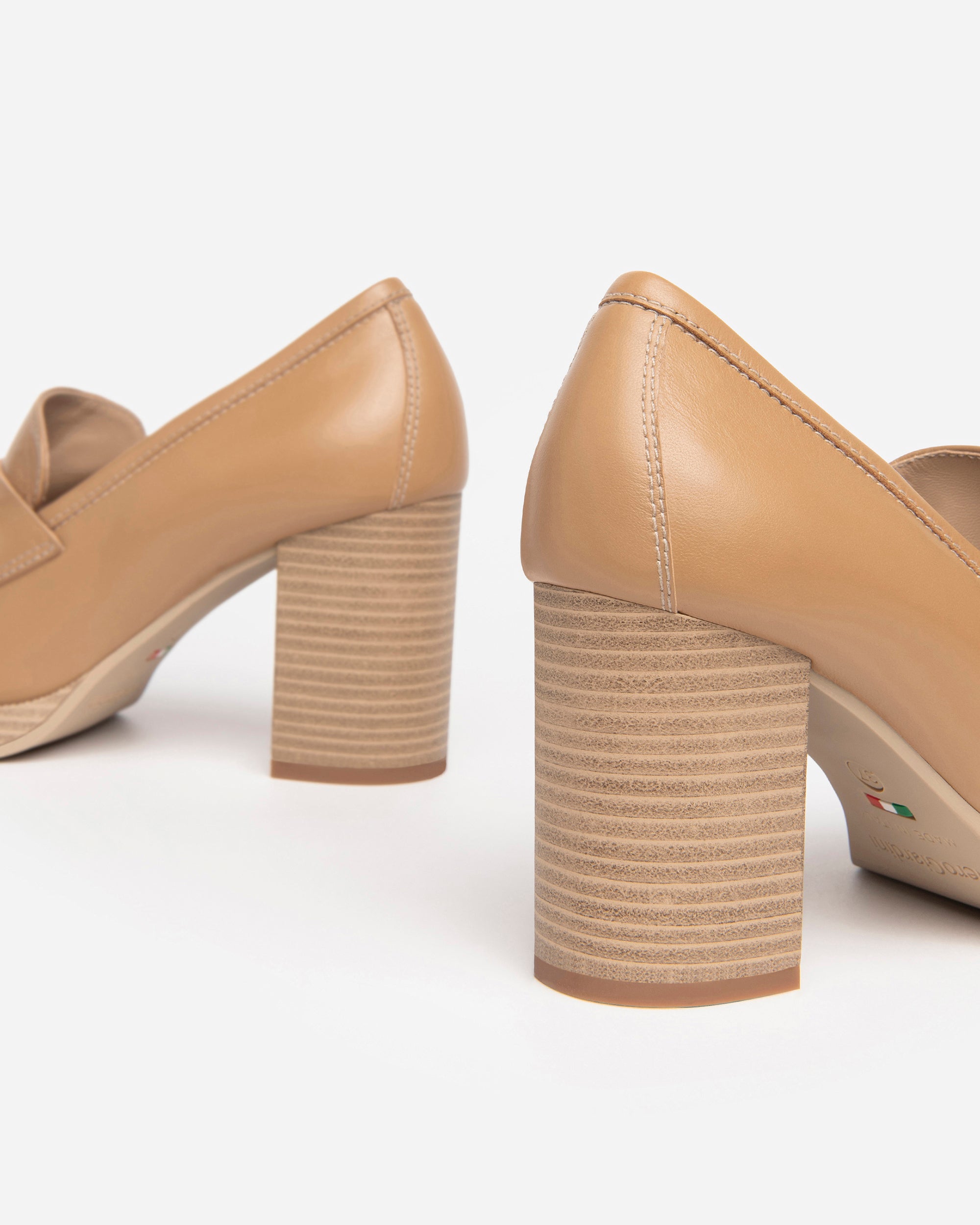 Nero Giardini Loafers mocassins cuir femme 38