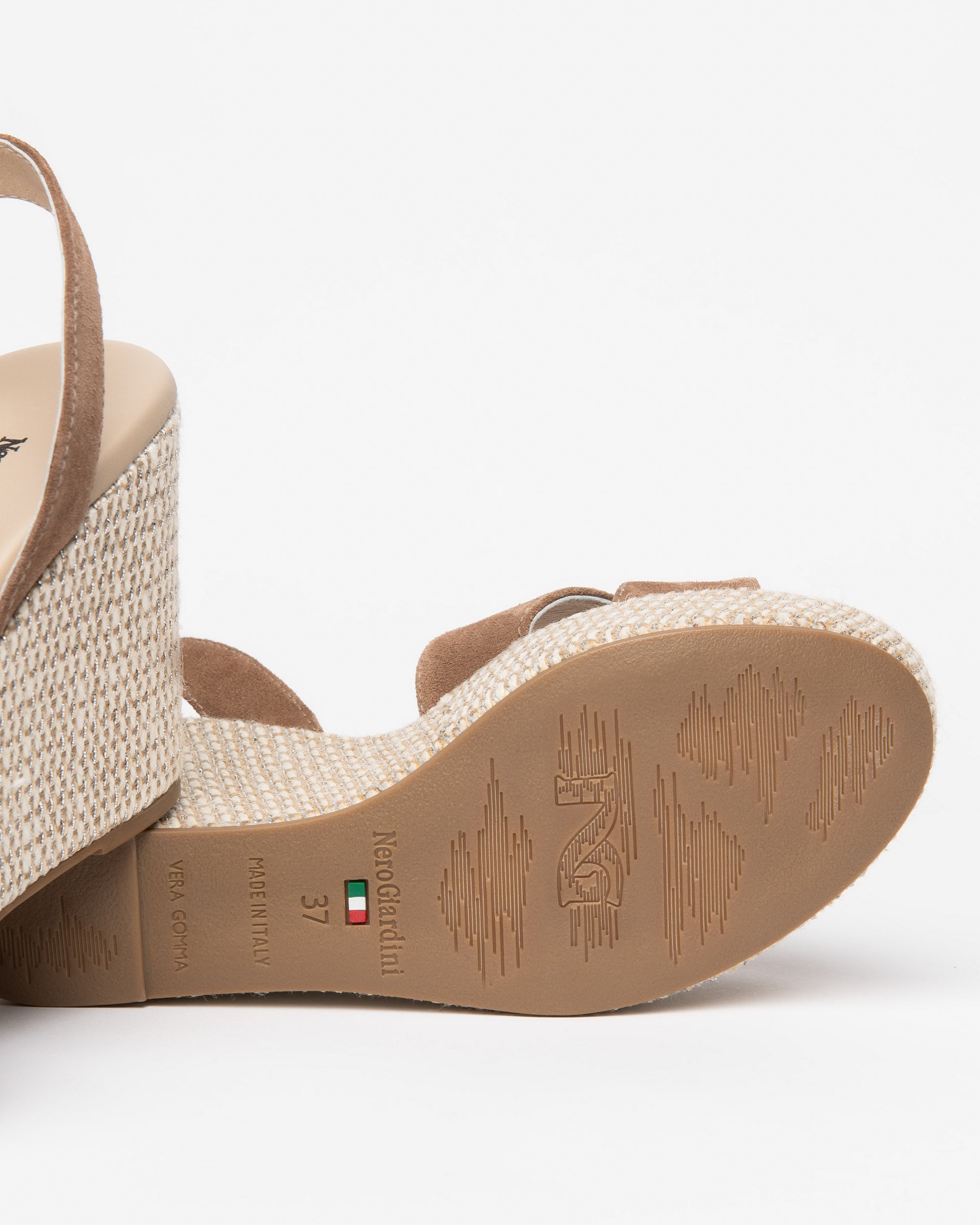 Nero Giardini Sandals sandales daim femme 38