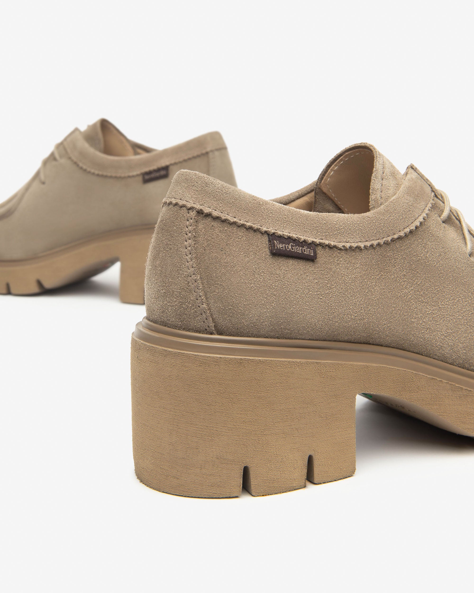 Nero Giardini Tie-up derbies daim femme lacets