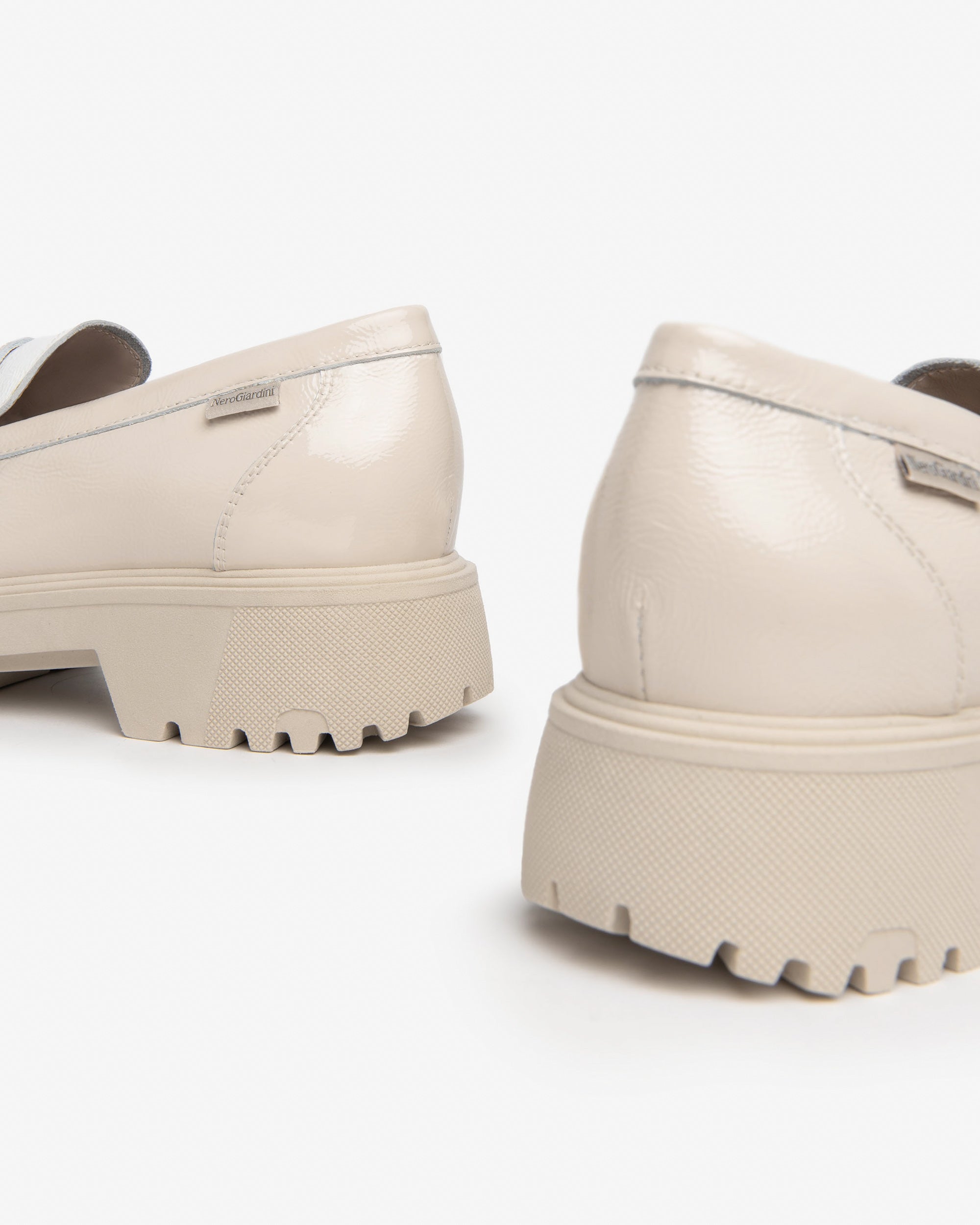 Nero Giardini Loafers mocassins cuir verni femme pointure 38